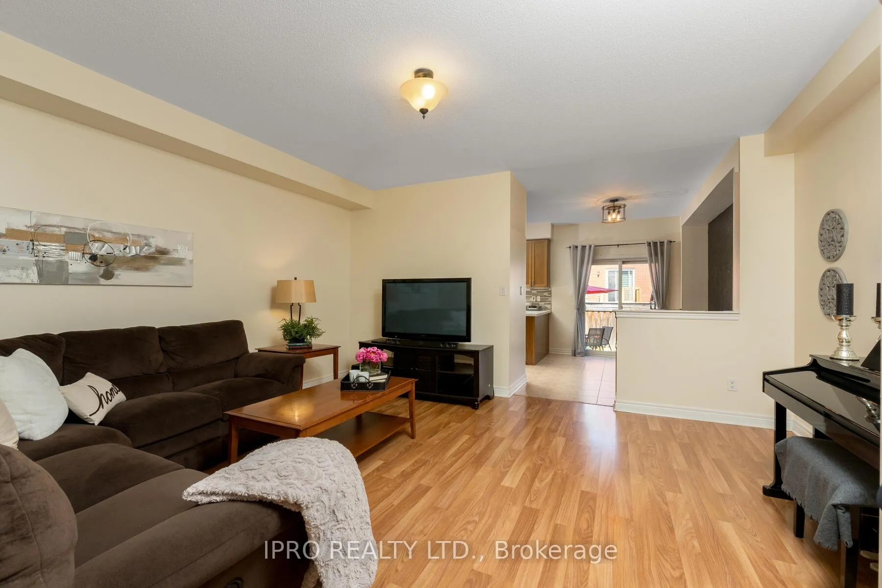 Photo 8 of 26 Neuchatel Avenue, Vaughan, Vellore Village — HOMEH