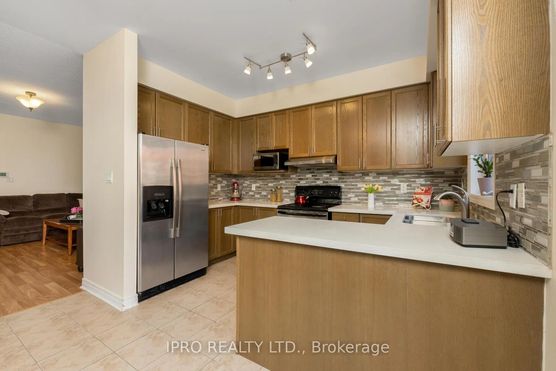 Photo 13 of 26 Neuchatel Avenue, Vaughan, Vellore Village — HOMEH