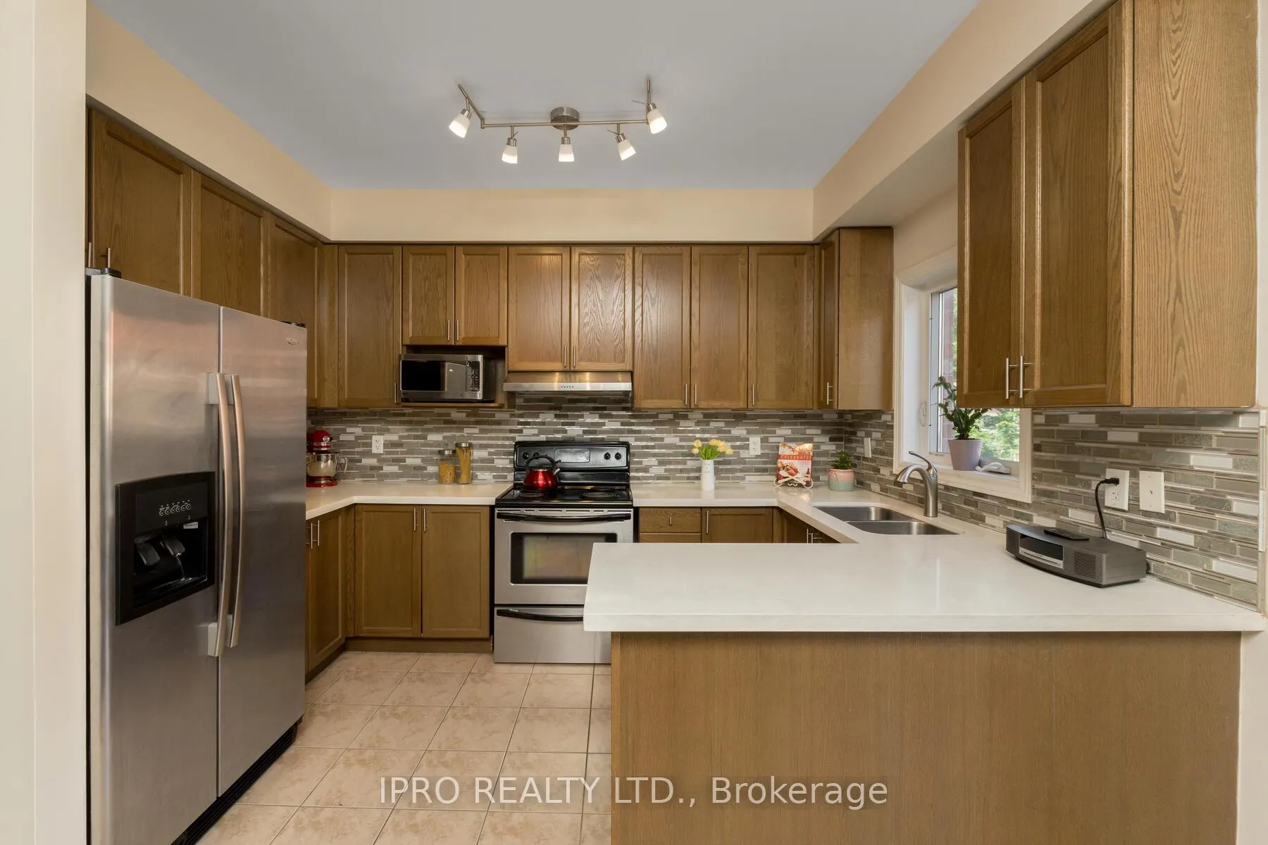 Photo 14 of 26 Neuchatel Avenue, Vaughan, Vellore Village — HOMEH