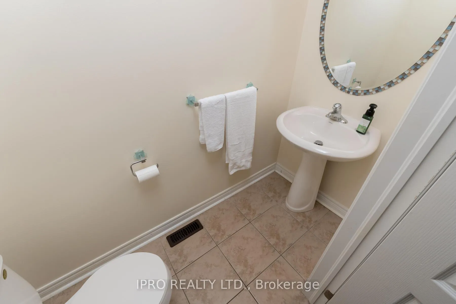 Photo 20 of 26 Neuchatel Avenue, Vaughan, Vellore Village — HOMEH