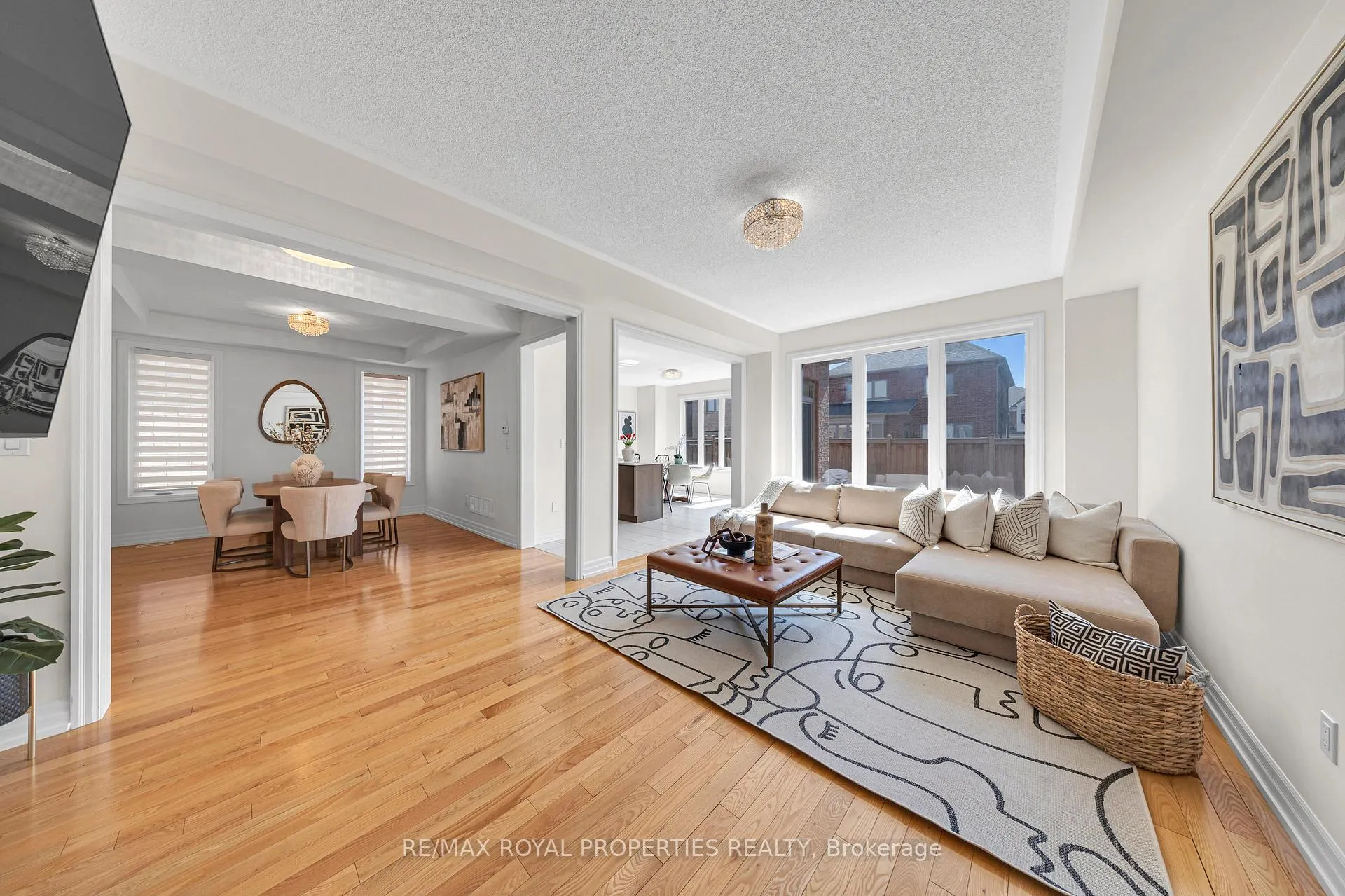 Photo 11 of 9 Micklefield Avenue, Whitby, Williamsburg — HOMEH