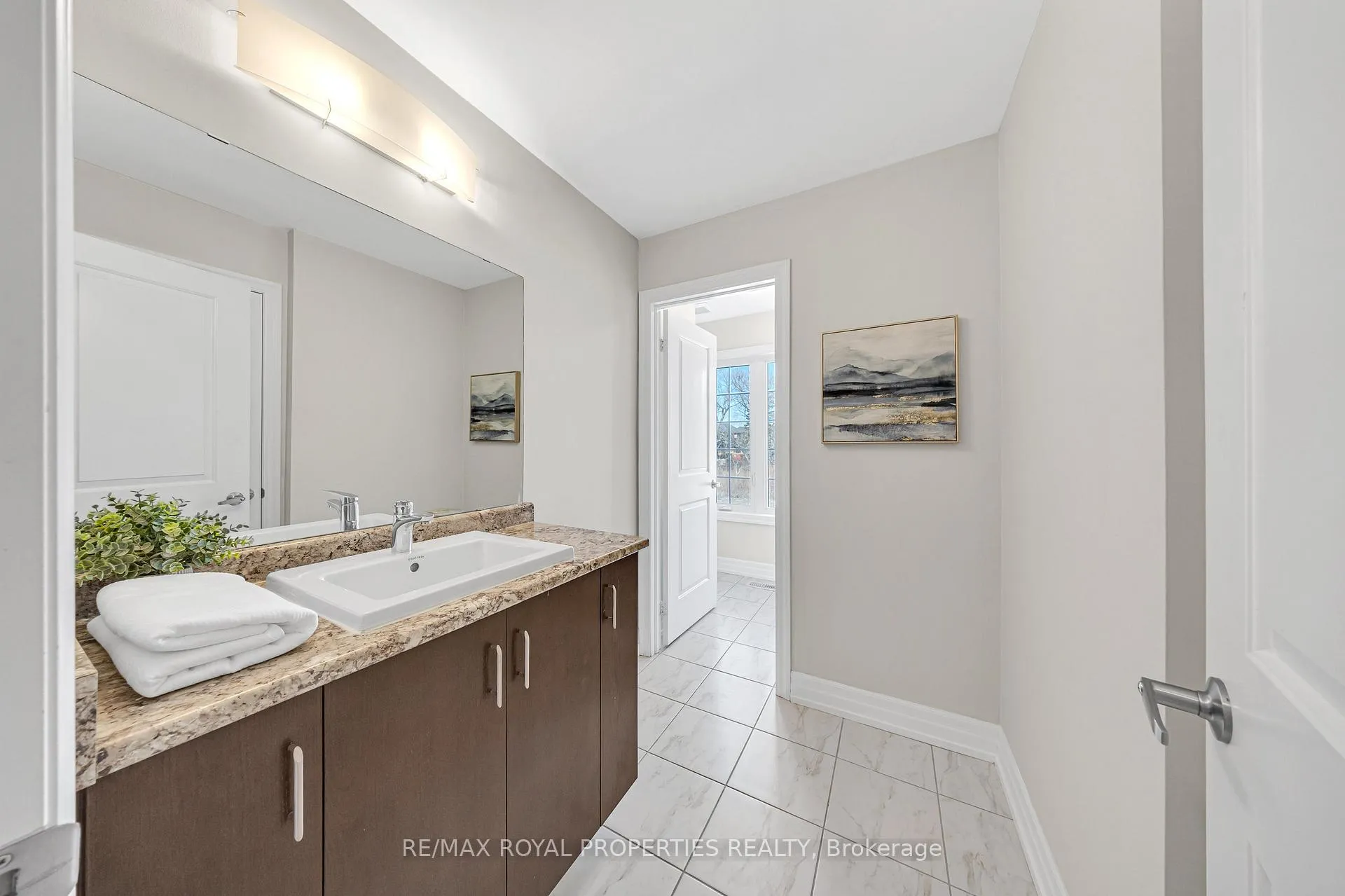 Photo 21 of 9 Micklefield Avenue, Whitby, Williamsburg — HOMEH