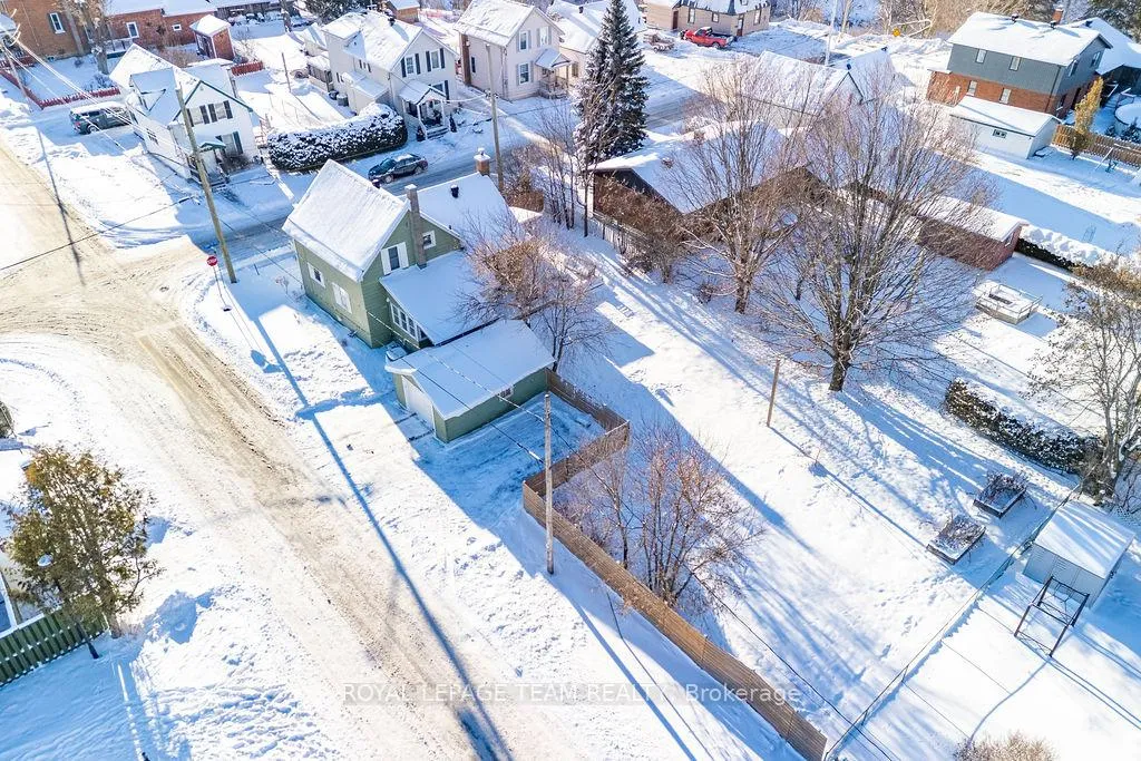 Photo 3 of 212 Prince Street W, Renfrew — HOMEH