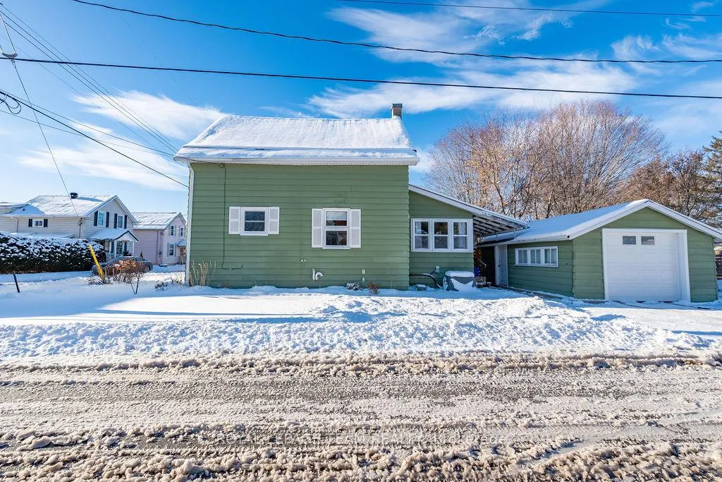 Photo 6 of 212 Prince Street W, Renfrew — HOMEH