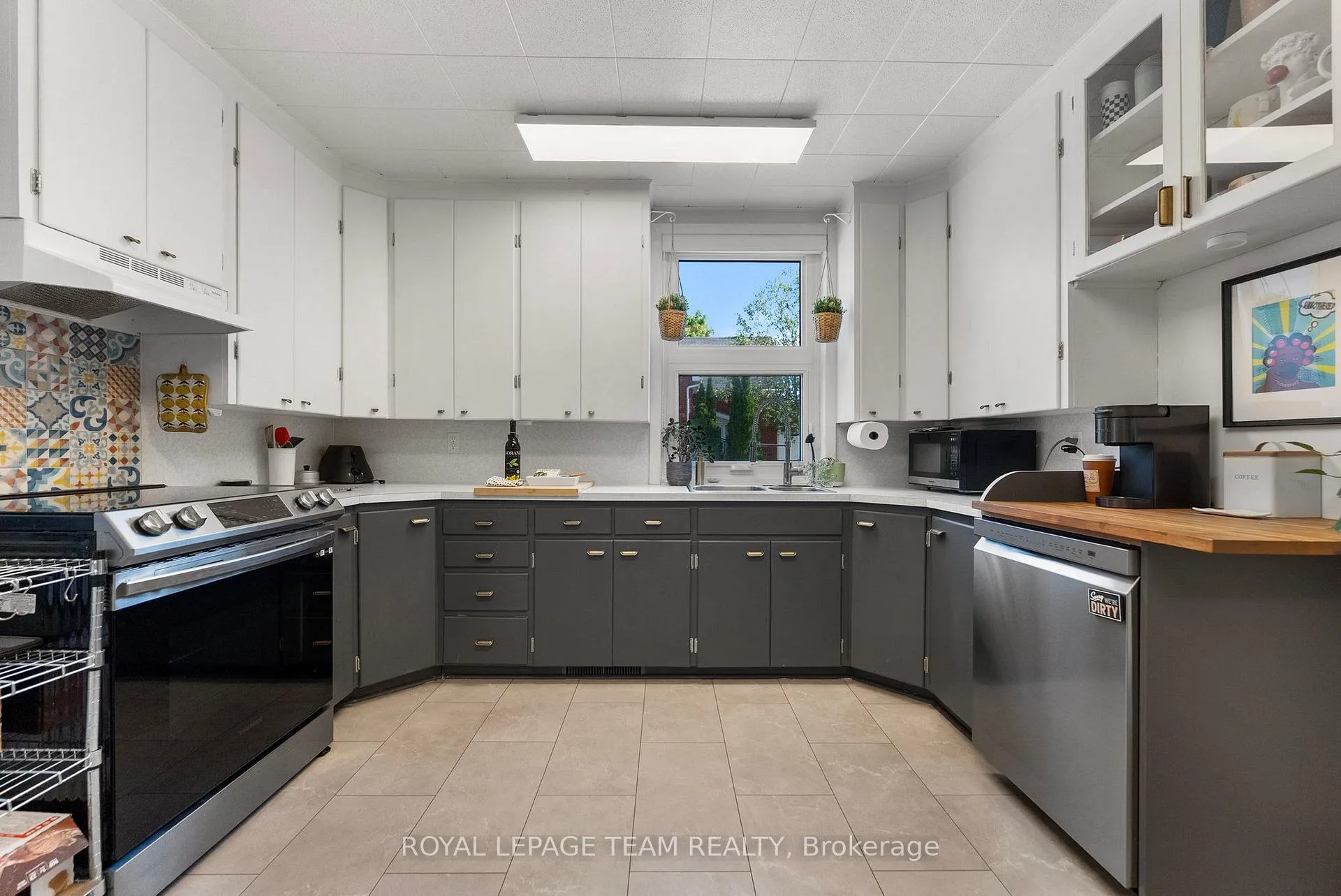 Photo 12 of 212 Prince Street W, Renfrew — HOMEH