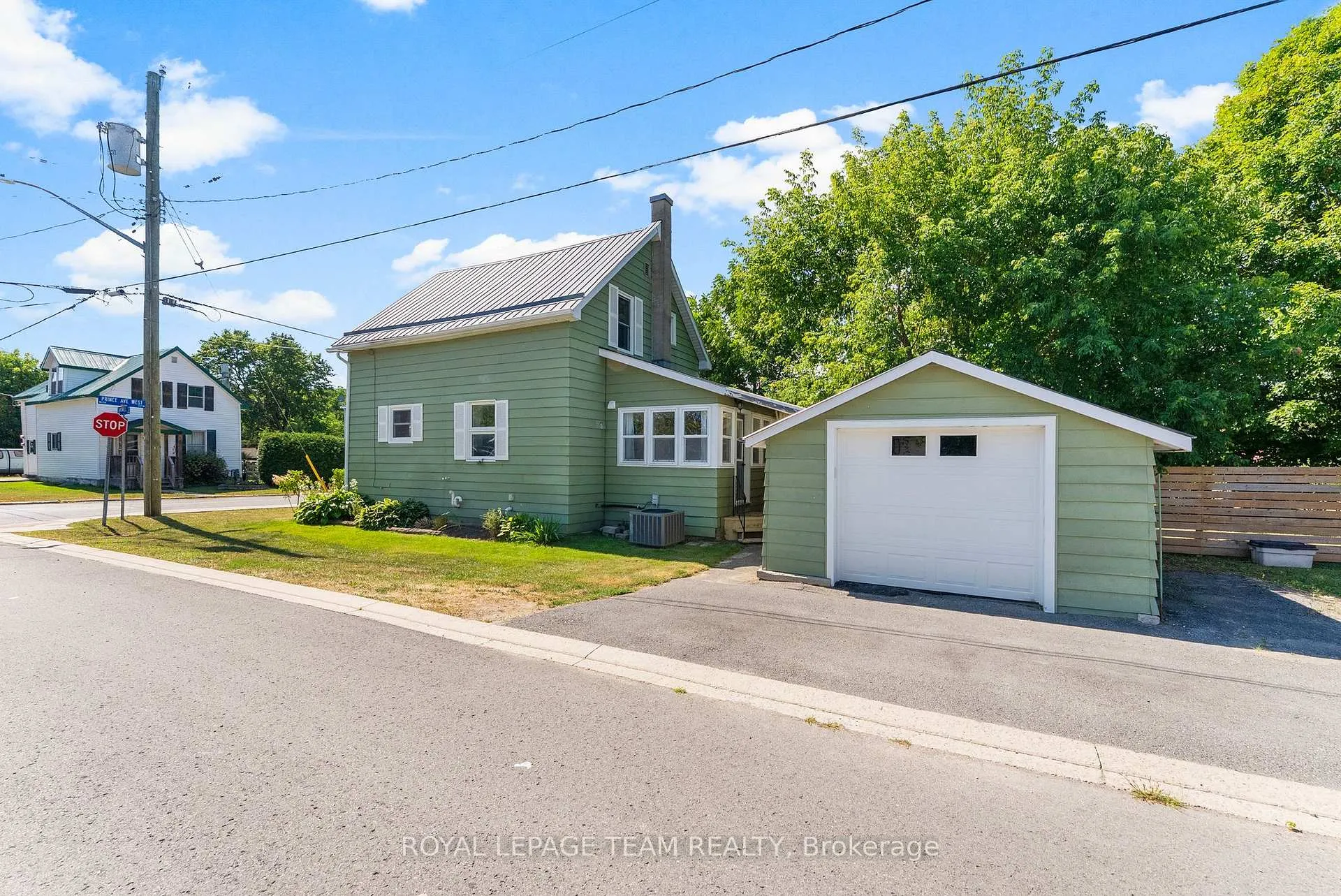Photo 27 of 212 Prince Street W, Renfrew — HOMEH