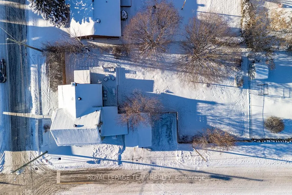 Photo 30 of 212 Prince Street W, Renfrew — HOMEH