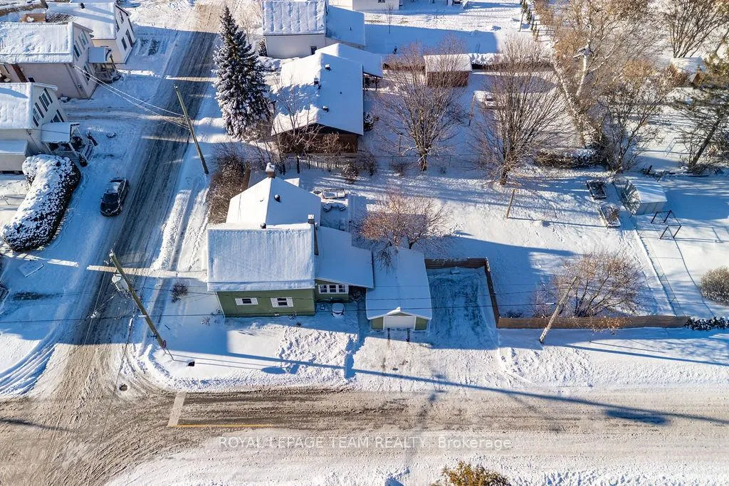 Photo 33 of 212 Prince Street W, Renfrew — HOMEH