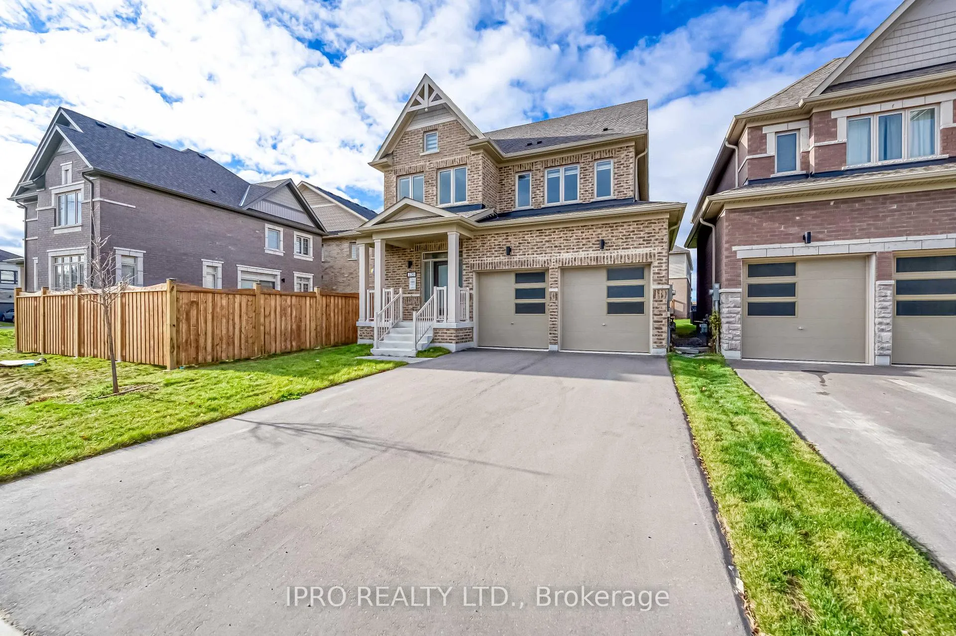 Photo 1 of 120 West Oak Trail, Barrie, Rural Barrie Southeast — HOMEH