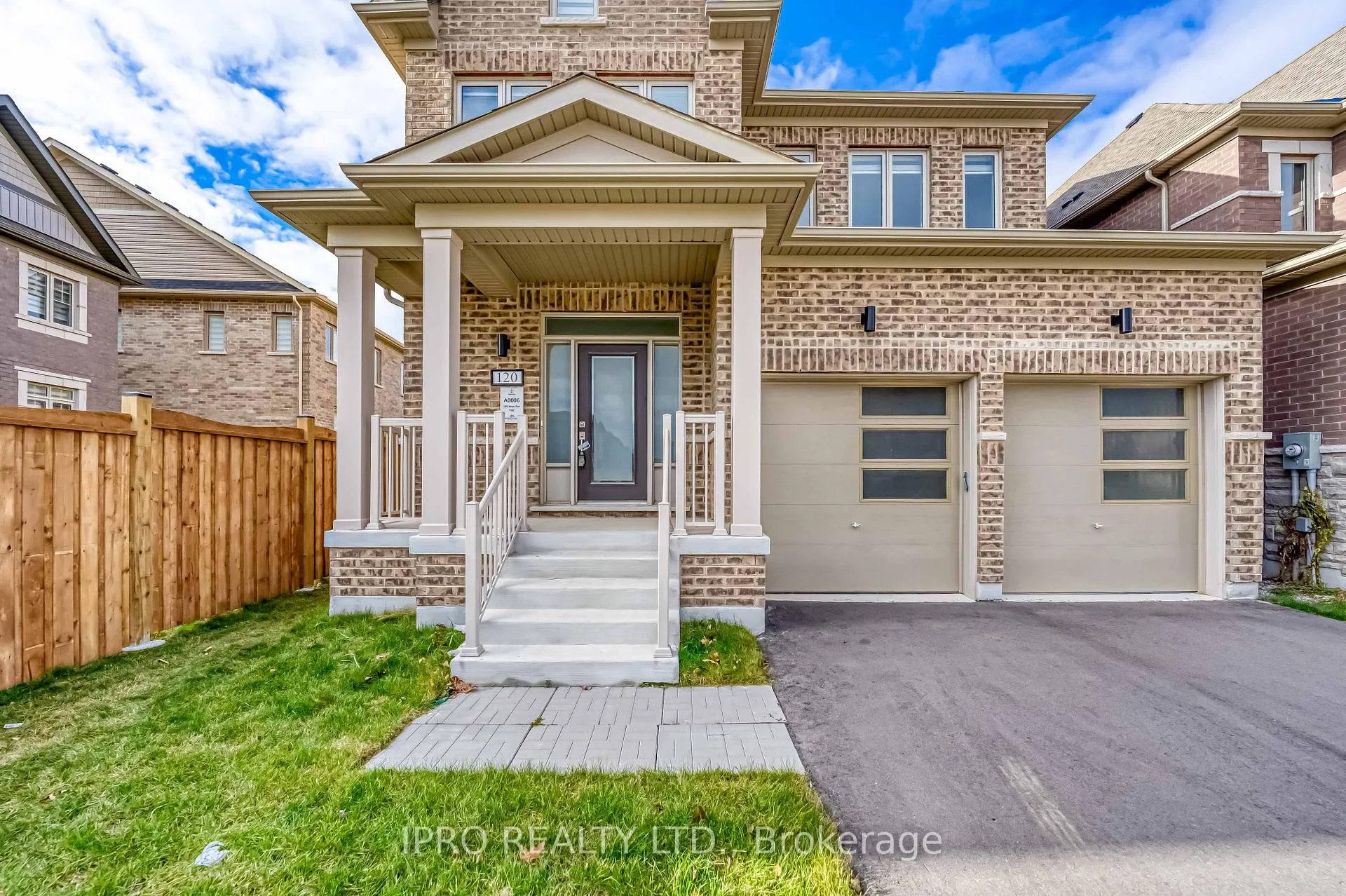 Photo 2 of 120 West Oak Trail, Barrie, Rural Barrie Southeast — HOMEH