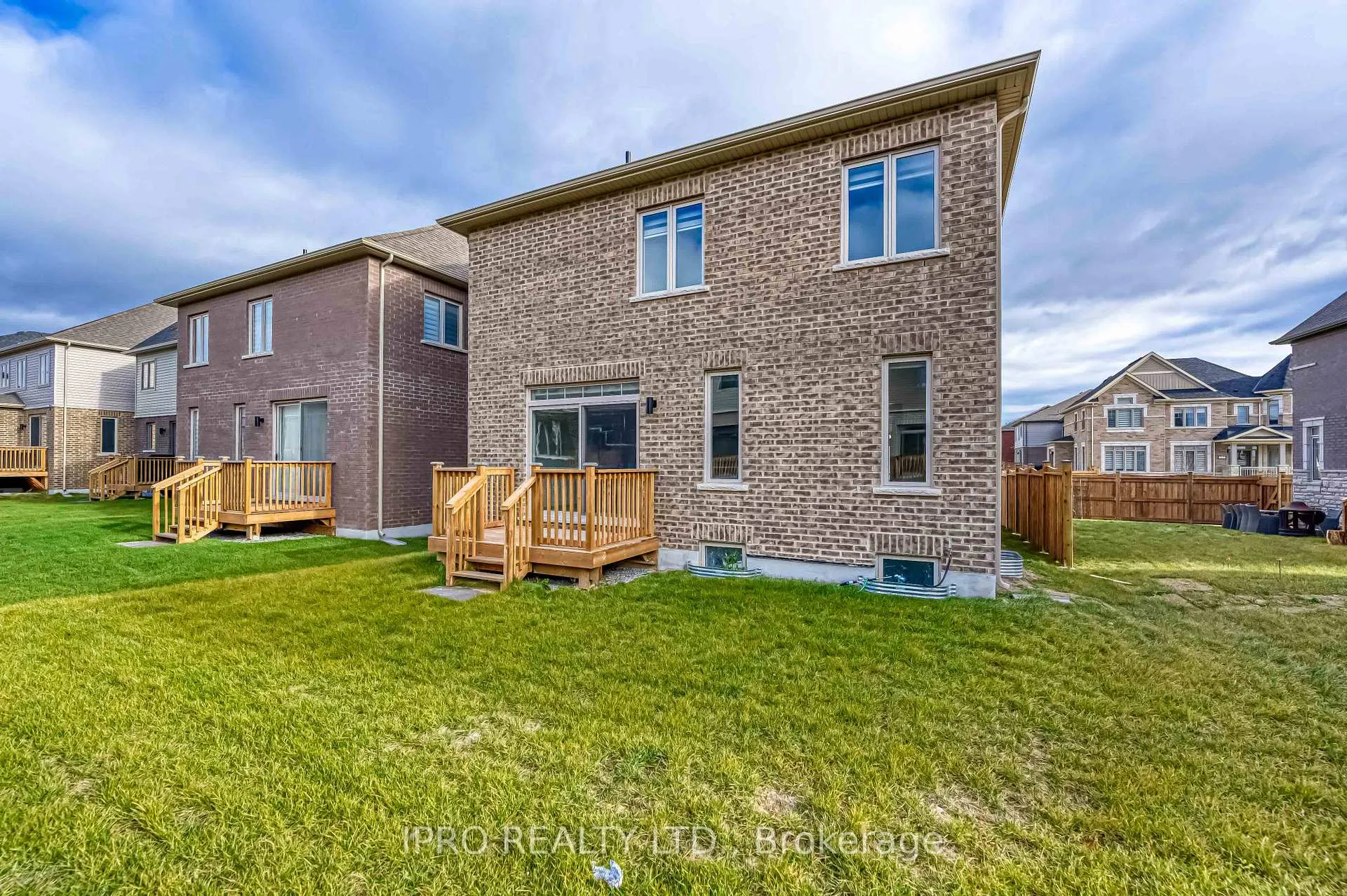 Photo 29 of 120 West Oak Trail, Barrie, Rural Barrie Southeast — HOMEH