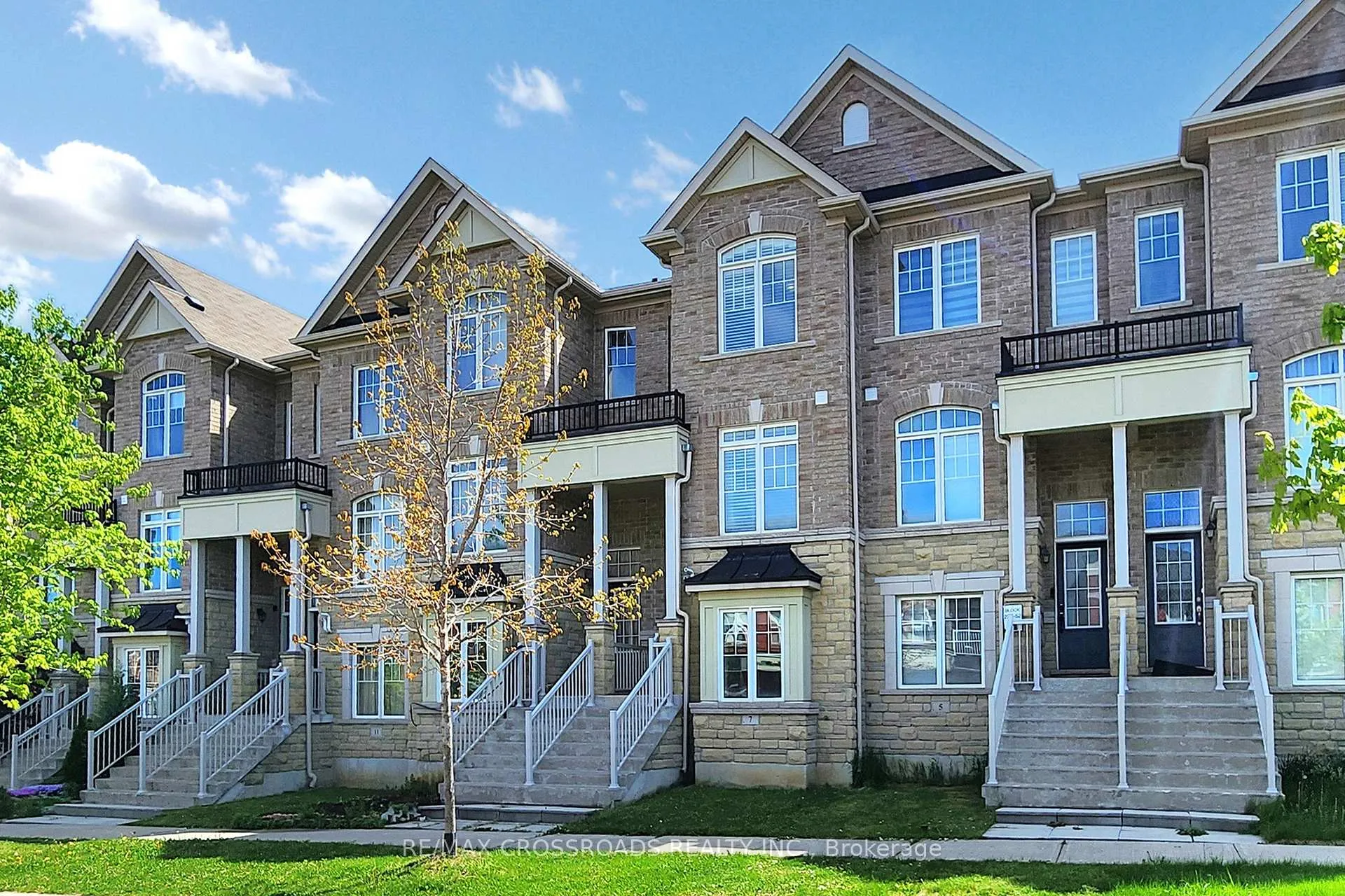 Photo 3 of 7 Gadani Drive, Markham, Greensborough — HOMEH