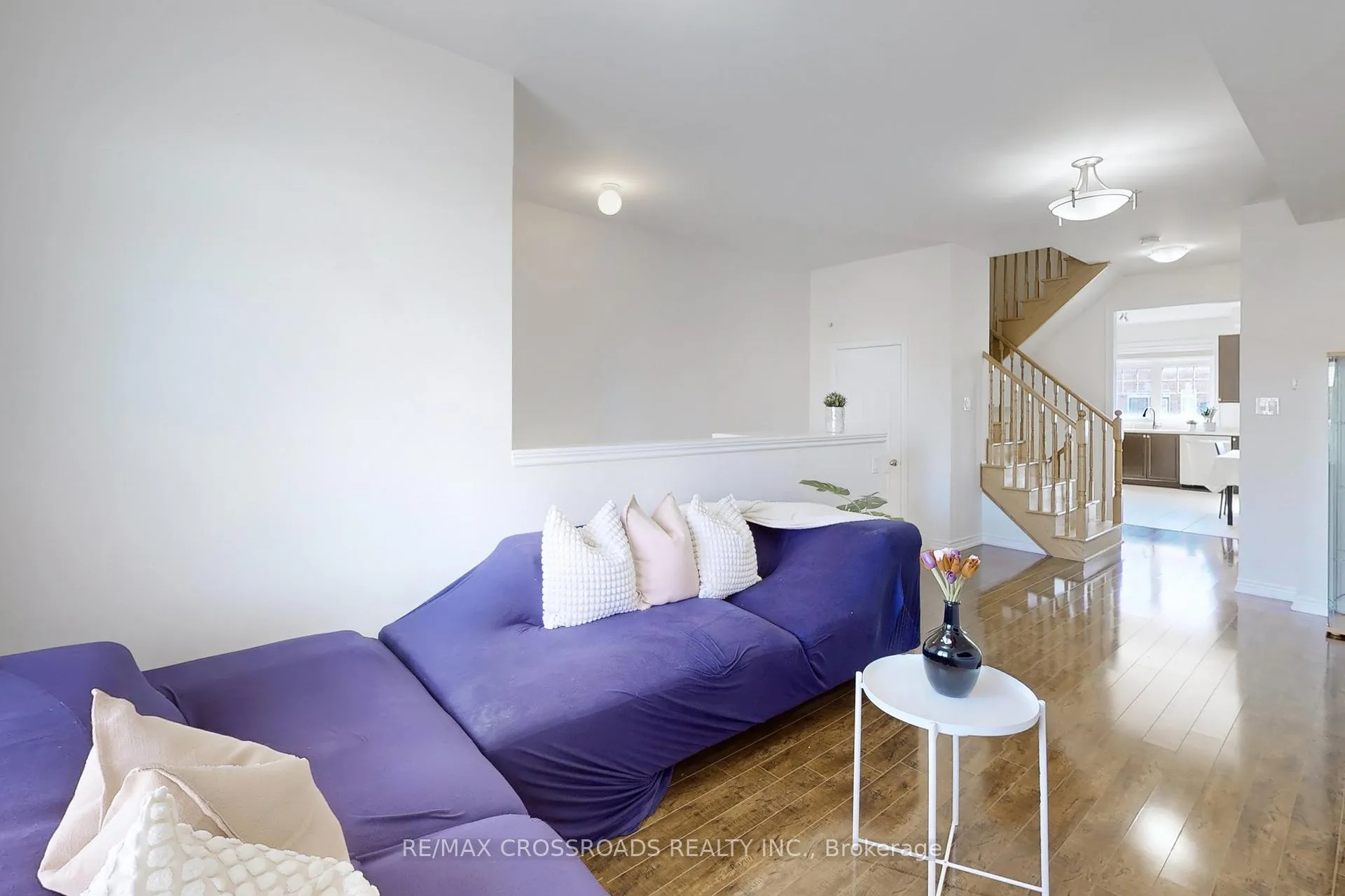 Photo 8 of 7 Gadani Drive, Markham, Greensborough — HOMEH