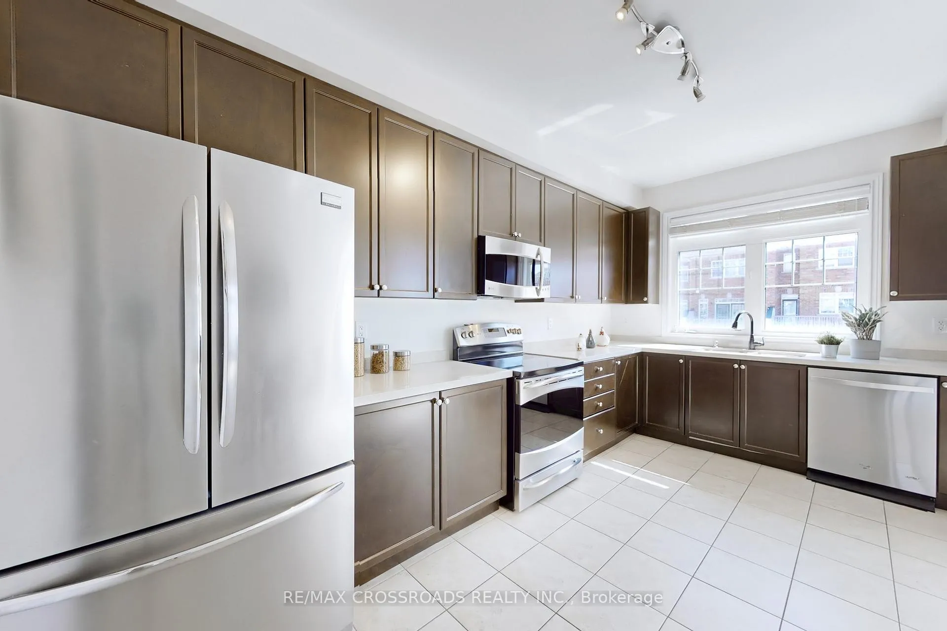 Photo 11 of 7 Gadani Drive, Markham, Greensborough — HOMEH
