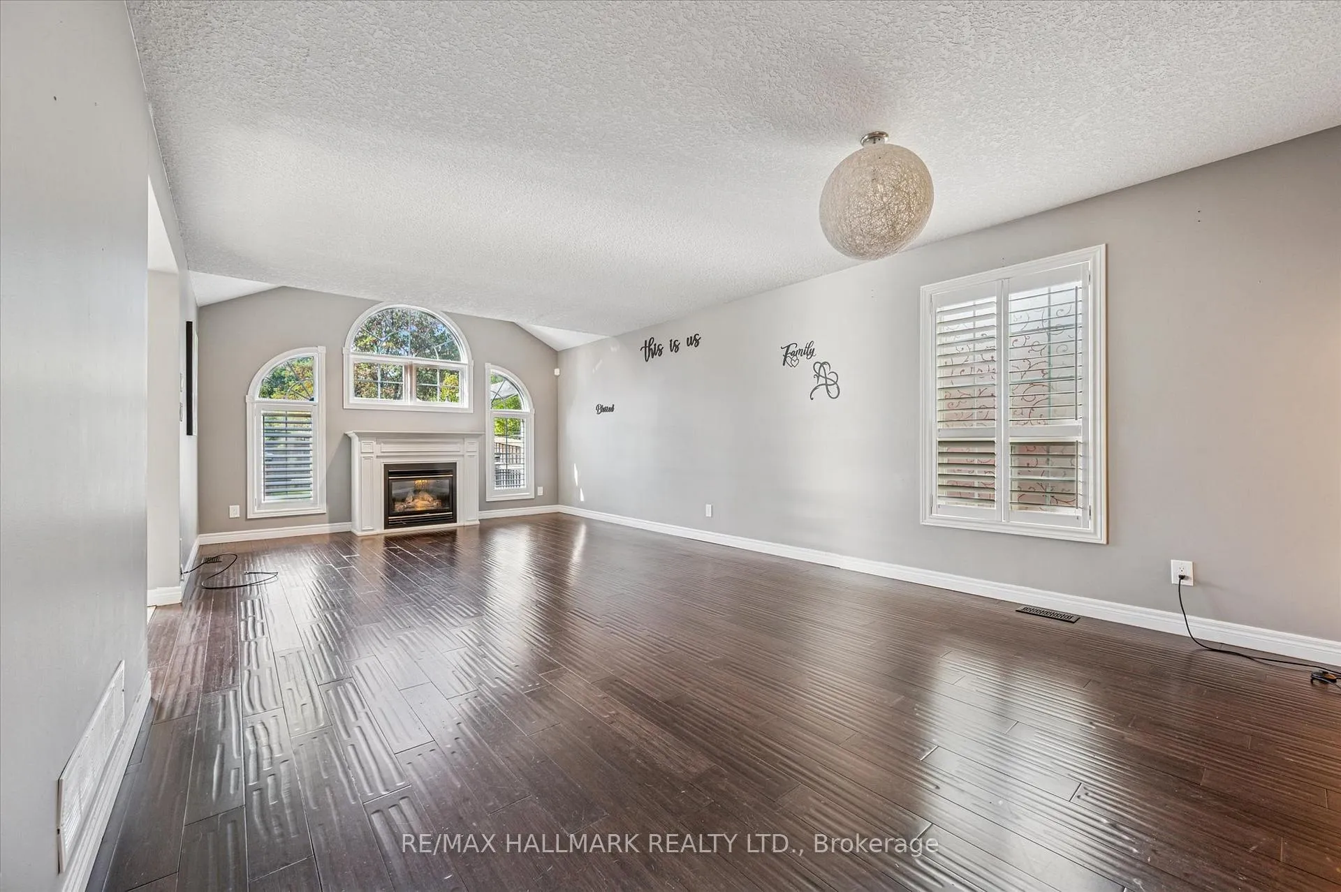 Photo 5 of 503 Brigantine Drive, Waterloo — HOMEH