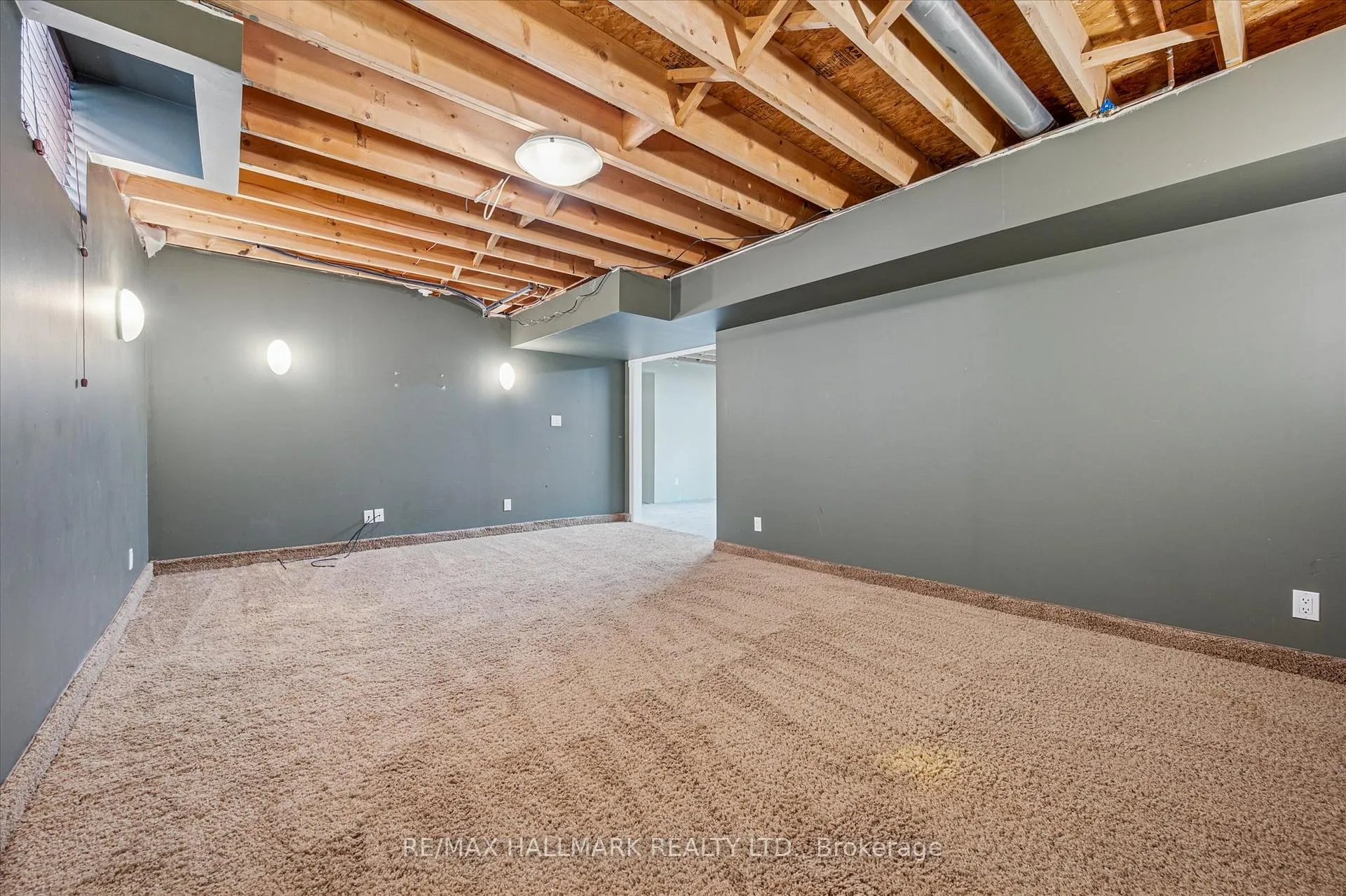 Photo 25 of 503 Brigantine Drive, Waterloo — HOMEH