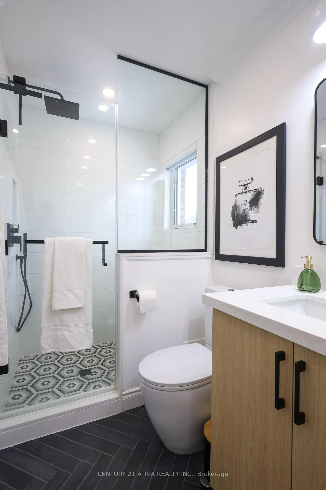 Photo 27 of 18 Clover Street, Markham, Greensborough — HOMEH