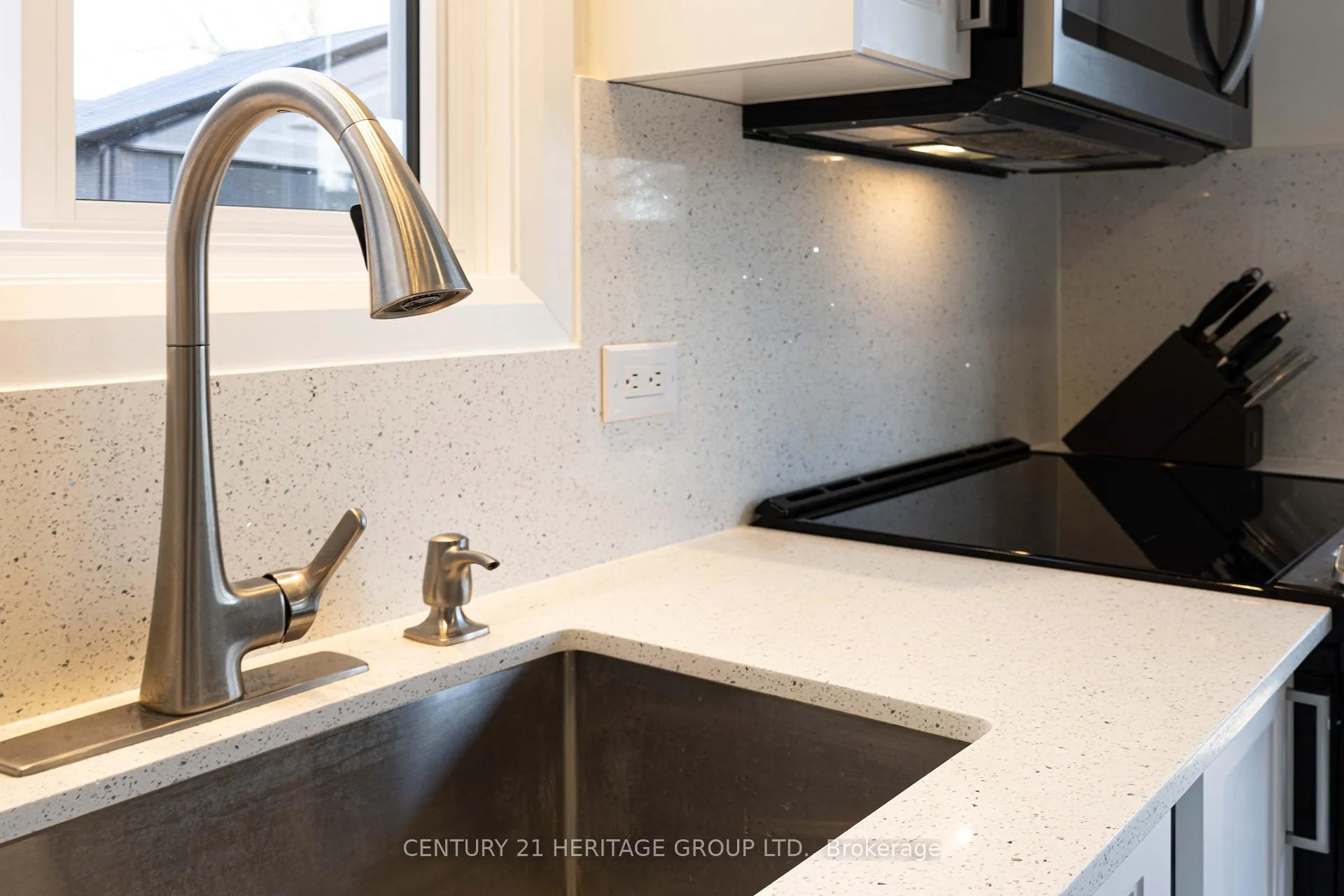 Photo 16 of 54 Glen Avon Crescent, Kitchener — HOMEH