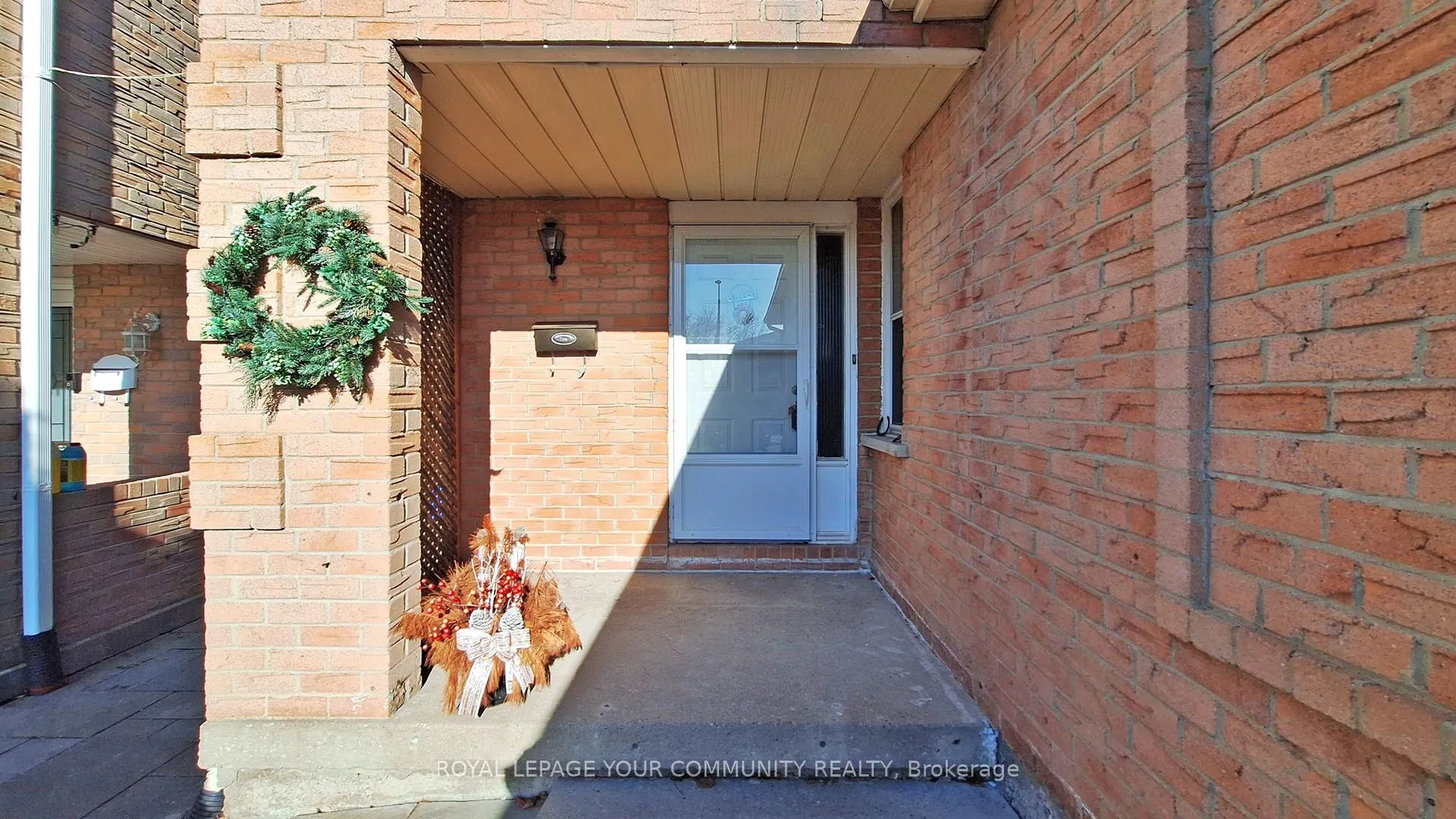 Photo 2 of 86 Andrea Lane, Vaughan, East Woodbridge — HOMEH
