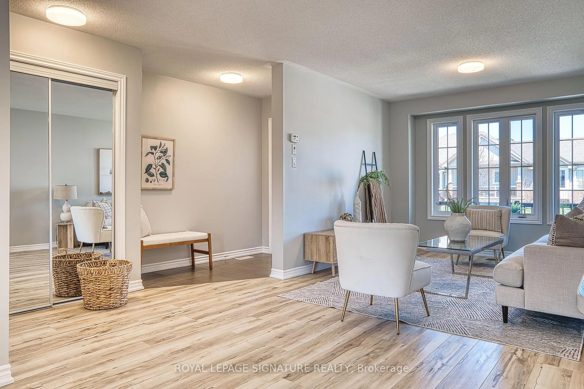 Photo 8 of 410 Armstrong Street W, North Perth, Listowel — HOMEH