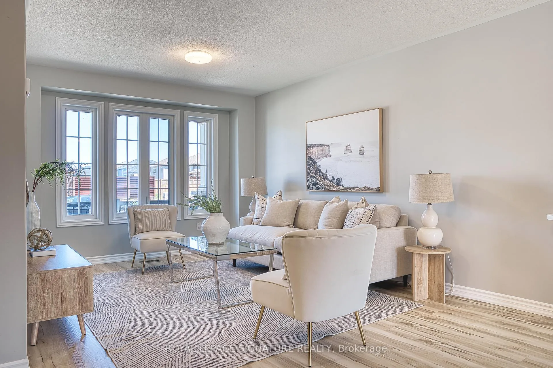 Photo 9 of 410 Armstrong Street W, North Perth, Listowel — HOMEH