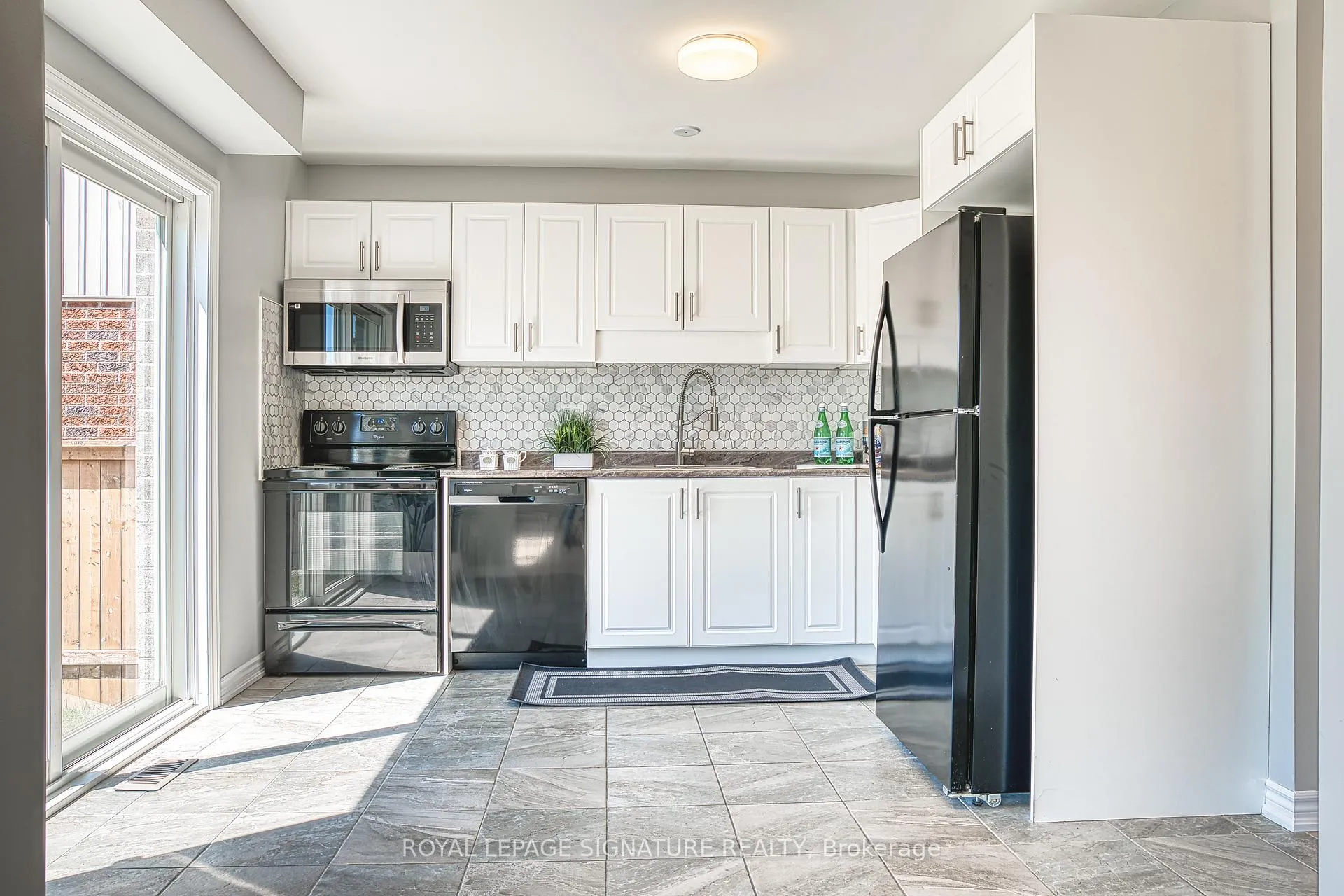 Photo 14 of 410 Armstrong Street W, North Perth, Listowel — HOMEH
