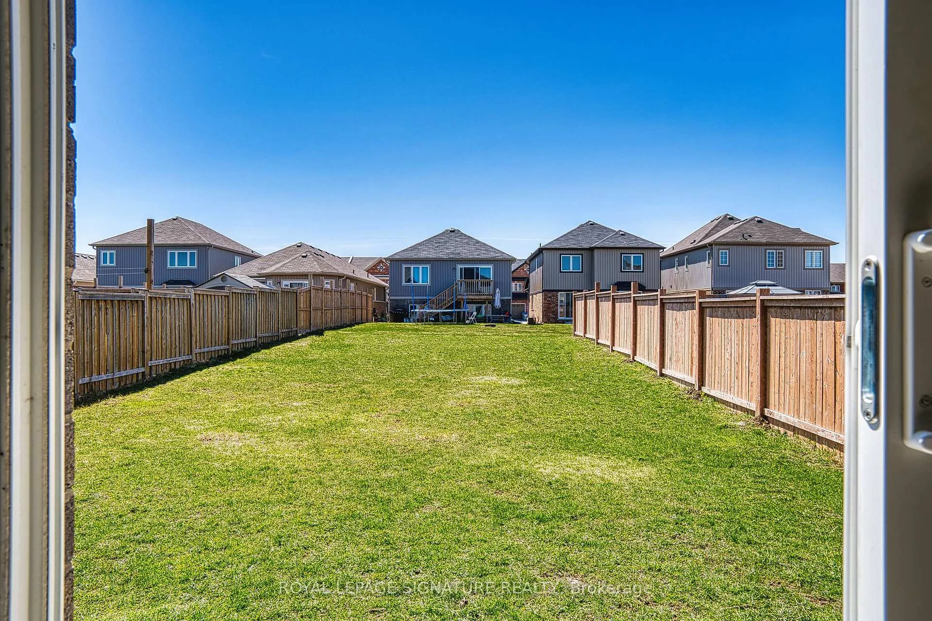 Photo 15 of 410 Armstrong Street W, North Perth, Listowel — HOMEH