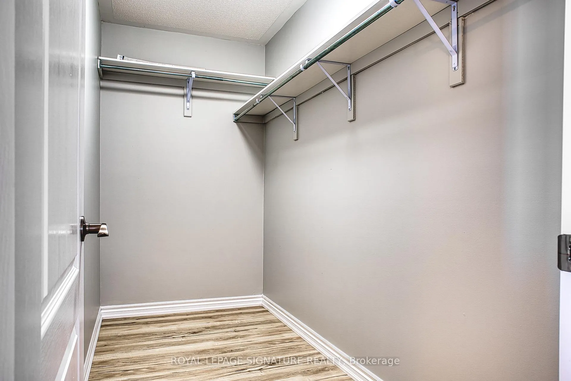 Photo 21 of 410 Armstrong Street W, North Perth, Listowel — HOMEH