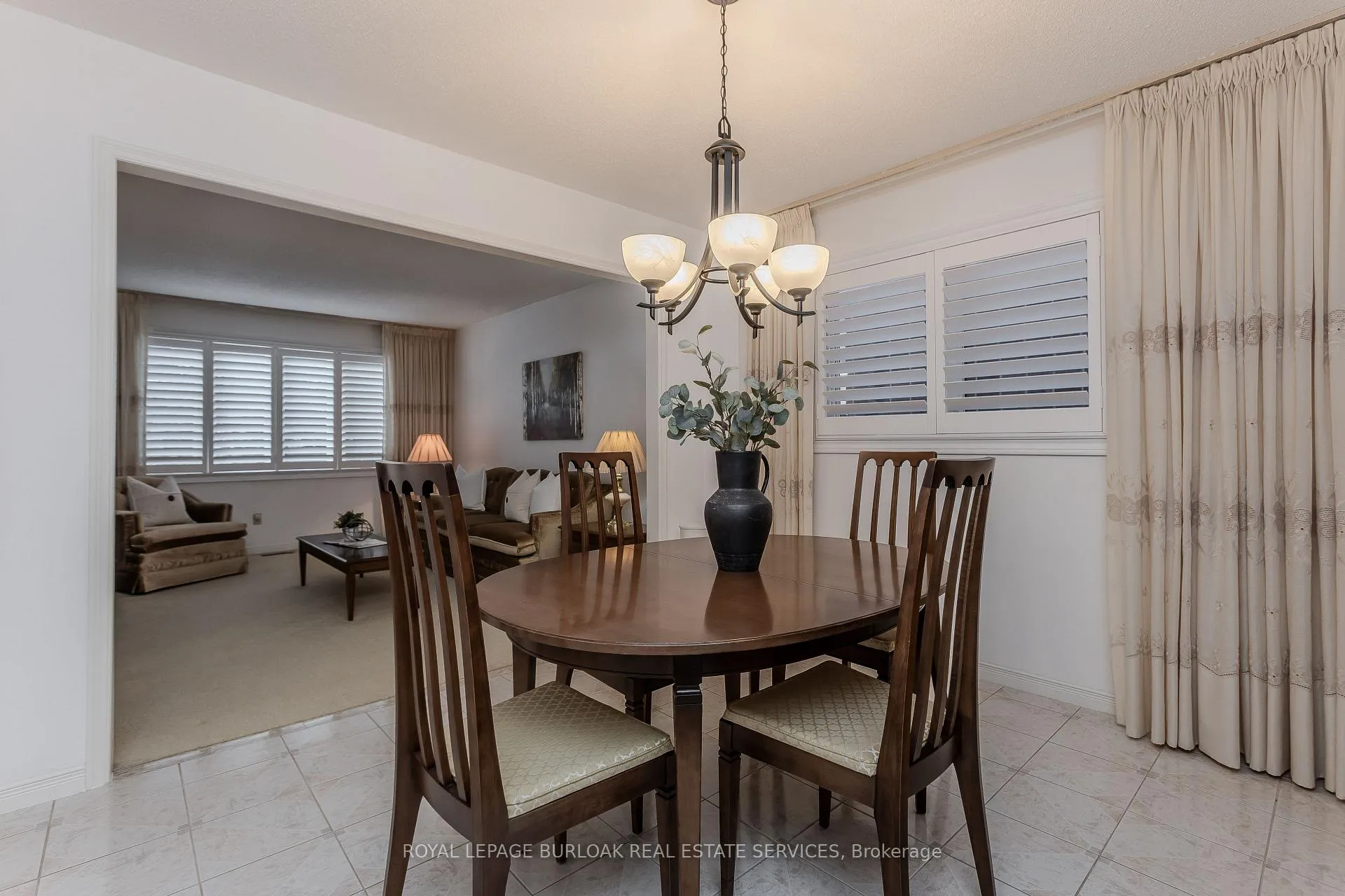 Photo 8 of 460 Hedgerow Lane, Oakville, Wedgewood Creek — HOMEH