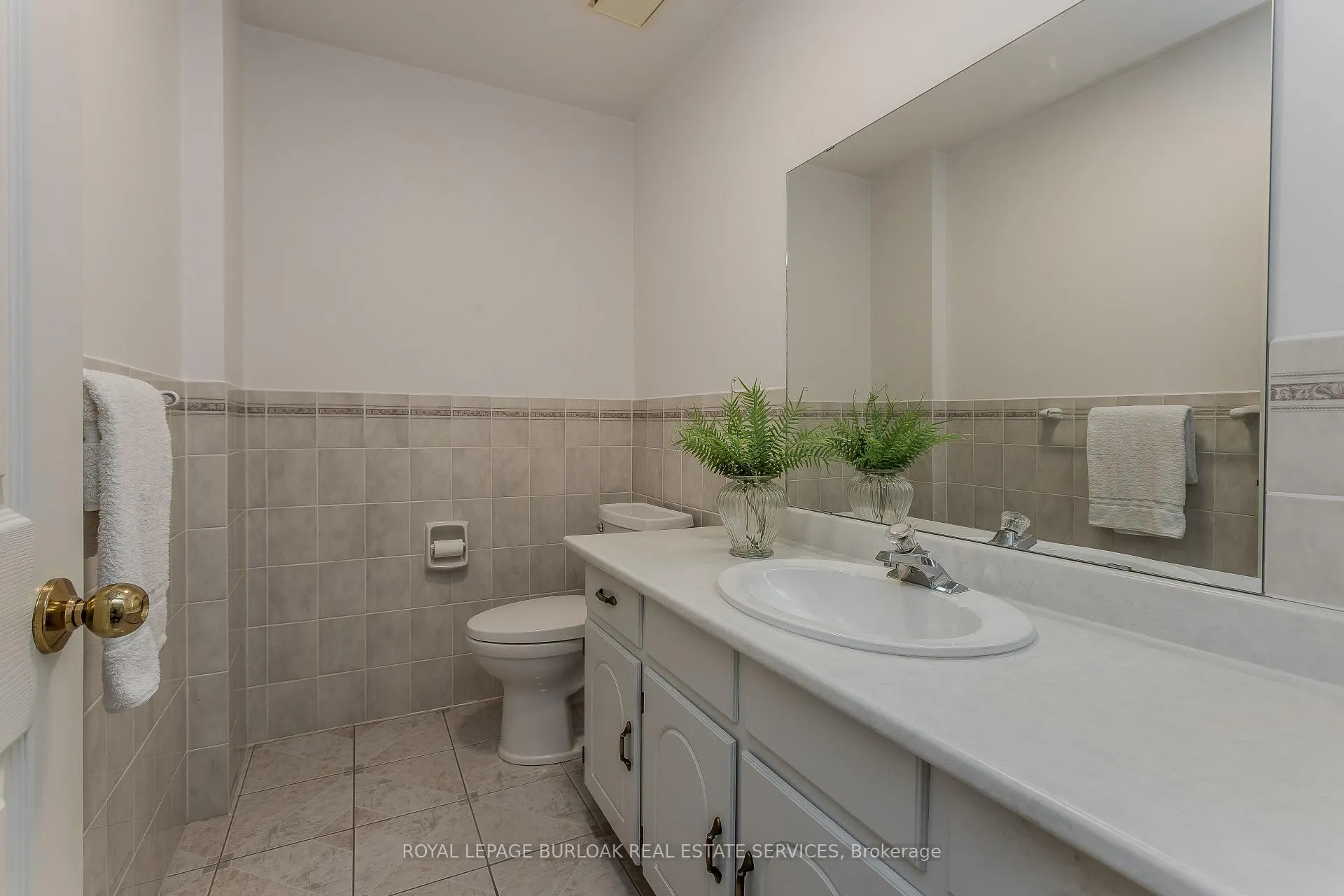 Photo 18 of 460 Hedgerow Lane, Oakville, Wedgewood Creek — HOMEH