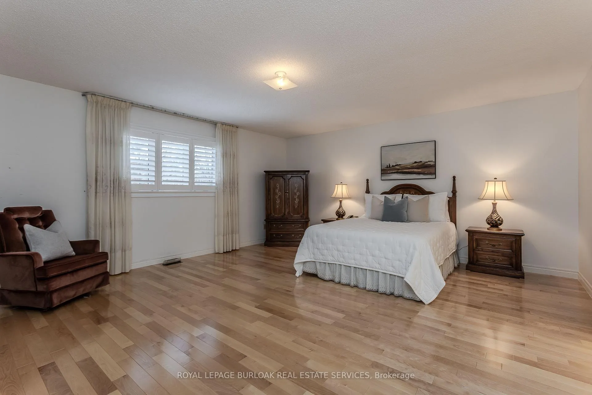 Photo 23 of 460 Hedgerow Lane, Oakville, Wedgewood Creek — HOMEH