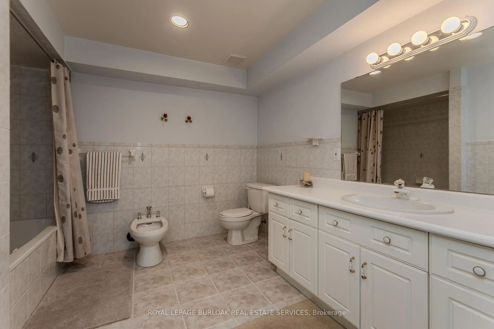 Photo 40 of 460 Hedgerow Lane, Oakville, Wedgewood Creek — HOMEH