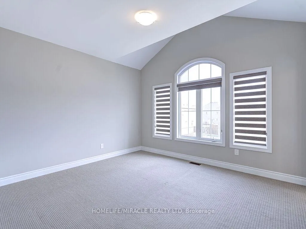 Photo 25 of 52 Albert Spencer Avenue, Caledon, Caledon East — HOMEH