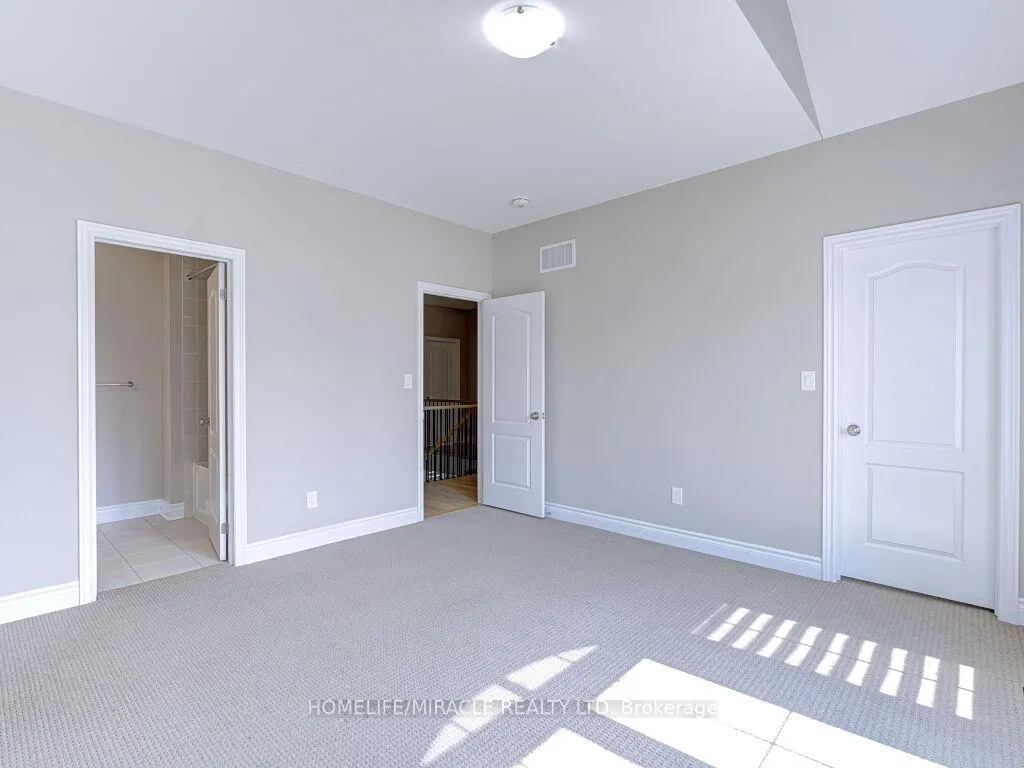 Photo 32 of 52 Albert Spencer Avenue, Caledon, Caledon East — HOMEH