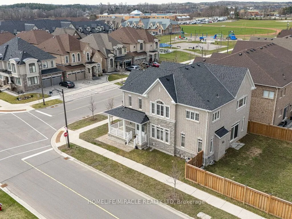 Photo 40 of 52 Albert Spencer Avenue, Caledon, Caledon East — HOMEH