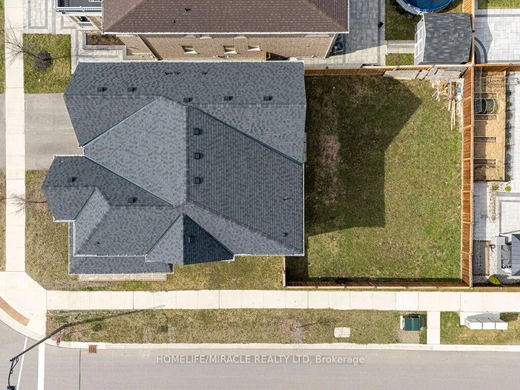 Photo 42 of 52 Albert Spencer Avenue, Caledon, Caledon East — HOMEH