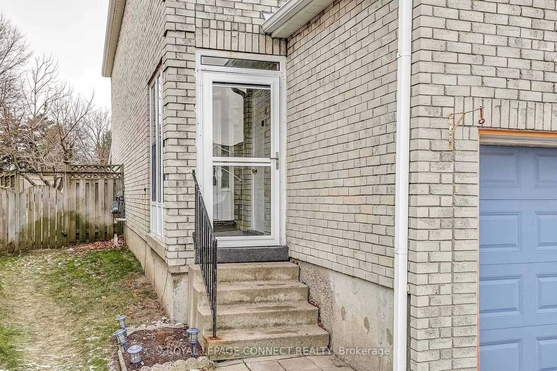 Photo 2 of 44 Goodwood Drive, Markham, Middlefield — HOMEH