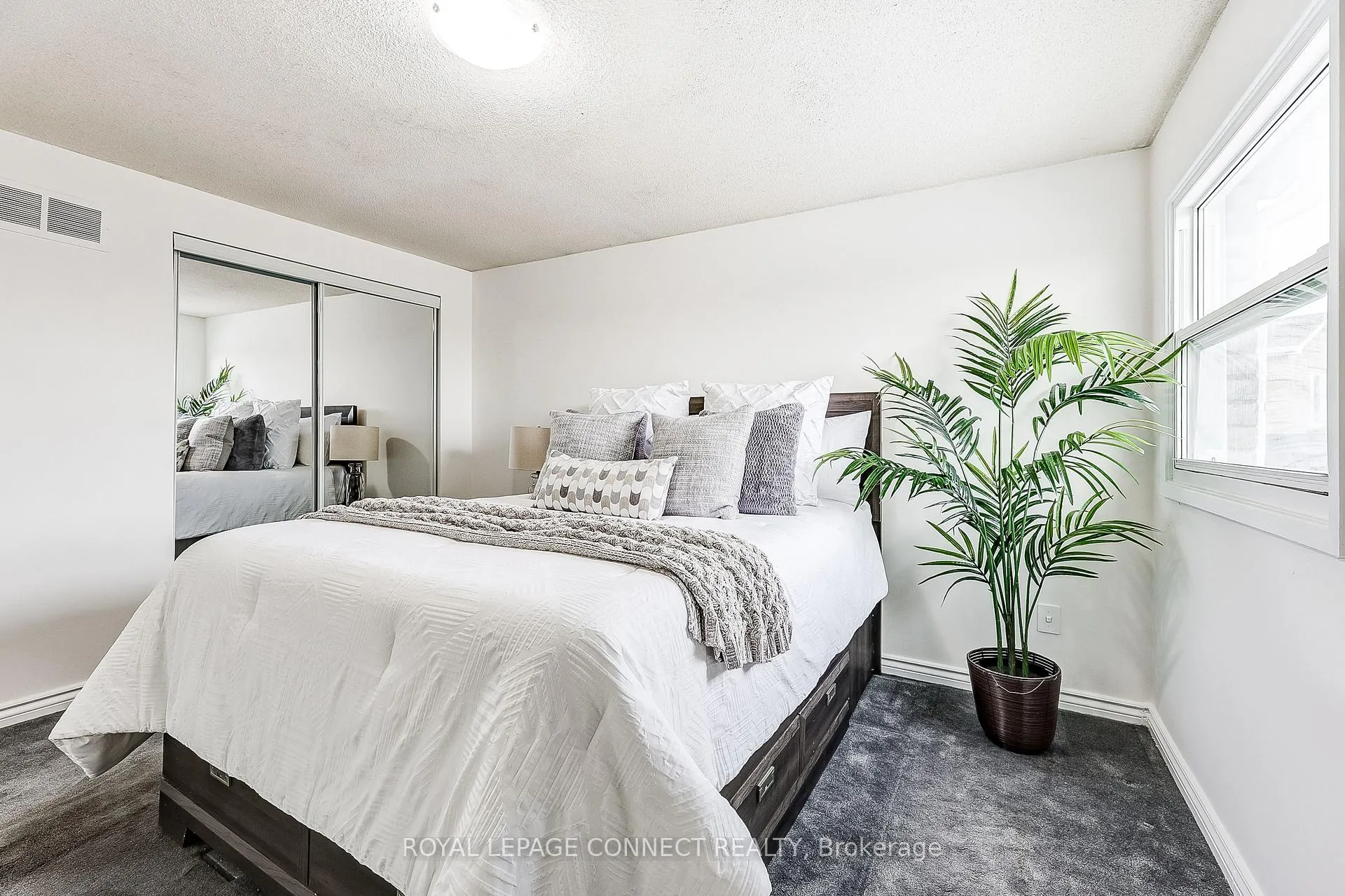 Photo 20 of 44 Goodwood Drive, Markham, Middlefield — HOMEH