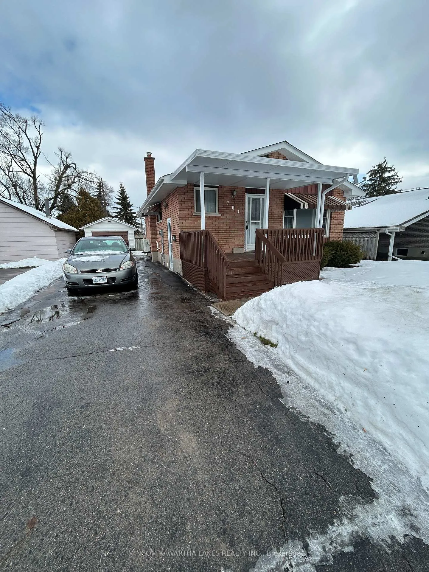 Photo 2 of 707 Otonabee Drive, Peterborough, Ashburnham Ward 4 — HOMEH
