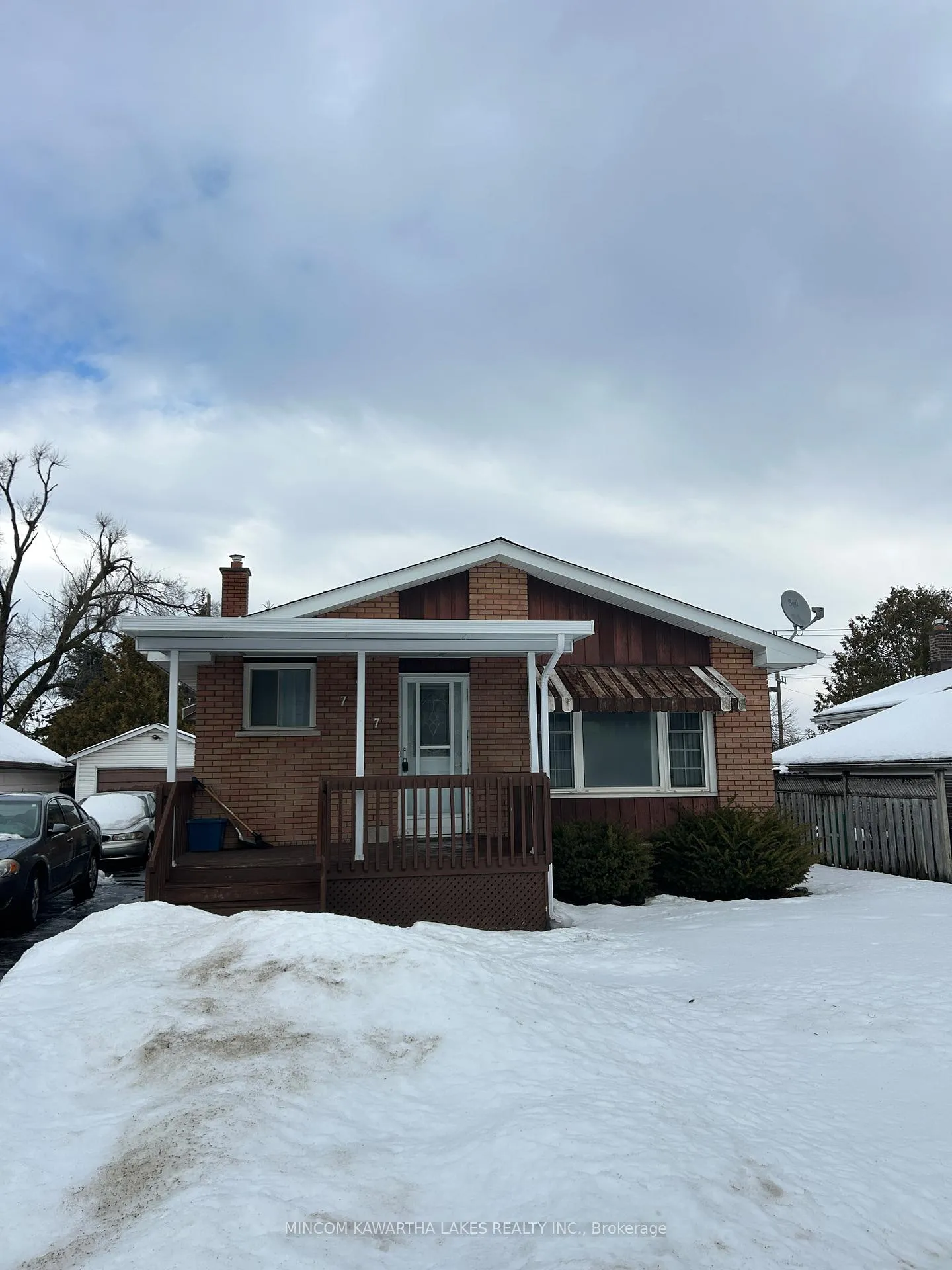 Photo 3 of 707 Otonabee Drive, Peterborough, Ashburnham Ward 4 — HOMEH
