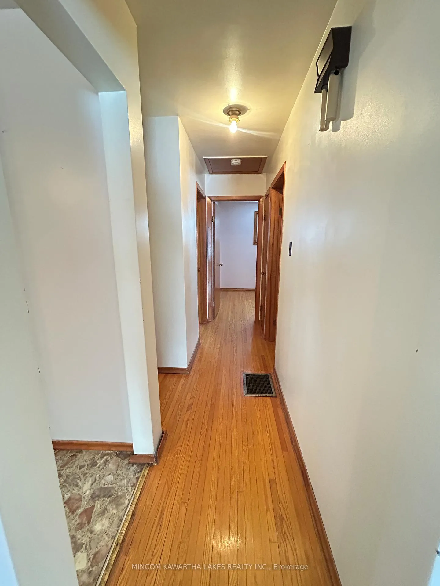 Photo 10 of 707 Otonabee Drive, Peterborough, Ashburnham Ward 4 — HOMEH
