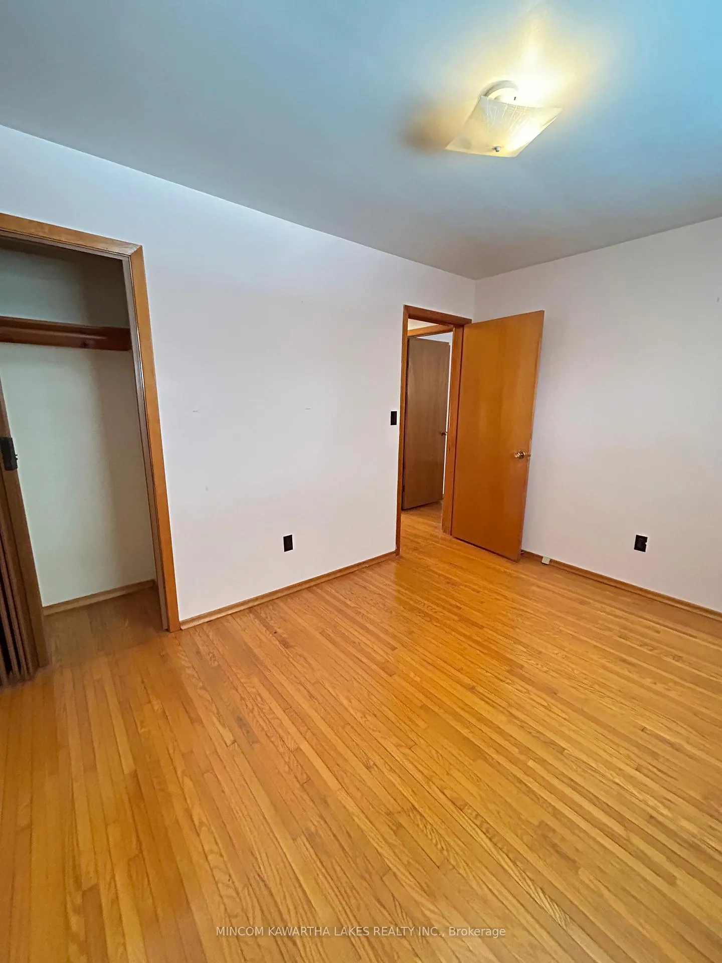 Photo 15 of 707 Otonabee Drive, Peterborough, Ashburnham Ward 4 — HOMEH