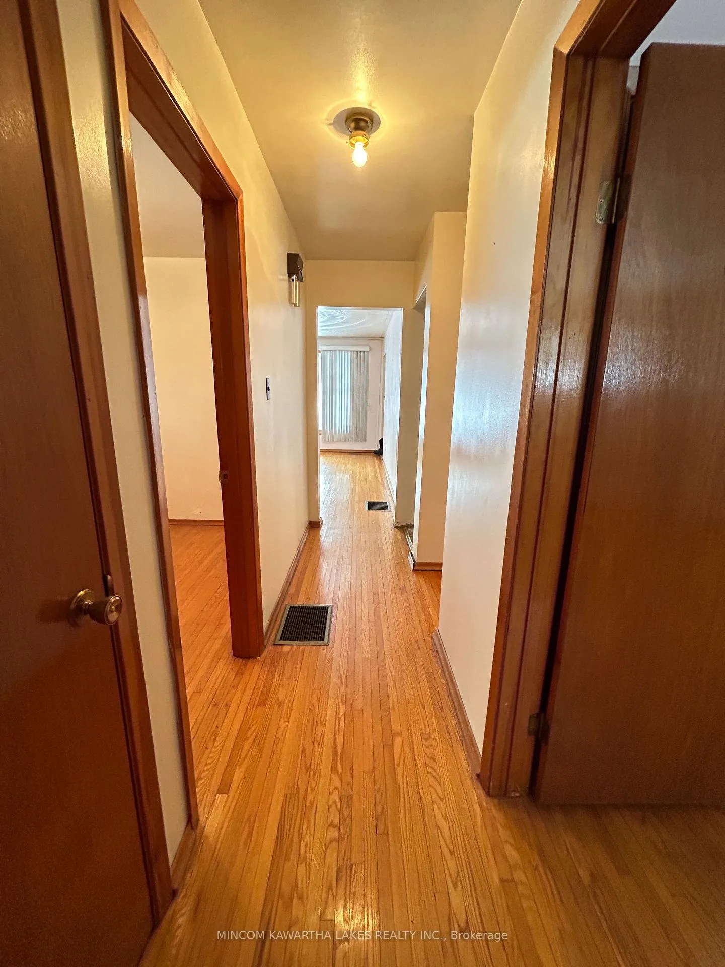 Photo 18 of 707 Otonabee Drive, Peterborough, Ashburnham Ward 4 — HOMEH