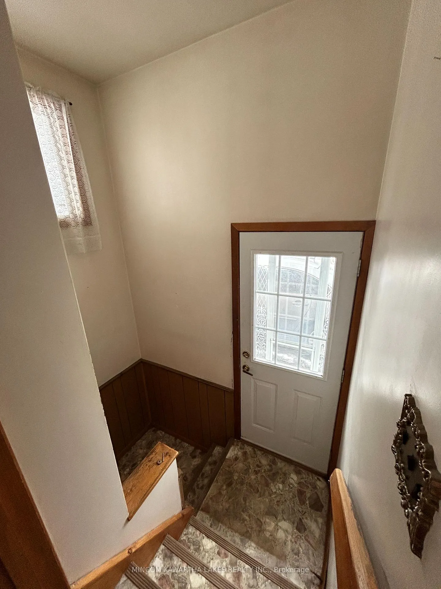 Photo 24 of 707 Otonabee Drive, Peterborough, Ashburnham Ward 4 — HOMEH