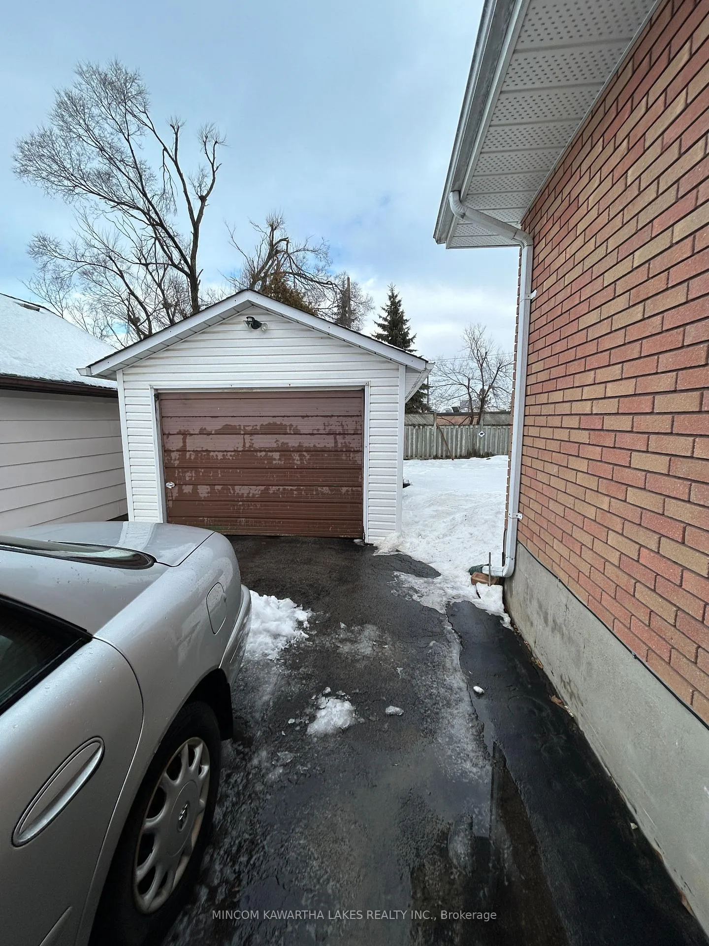 Photo 26 of 707 Otonabee Drive, Peterborough, Ashburnham Ward 4 — HOMEH