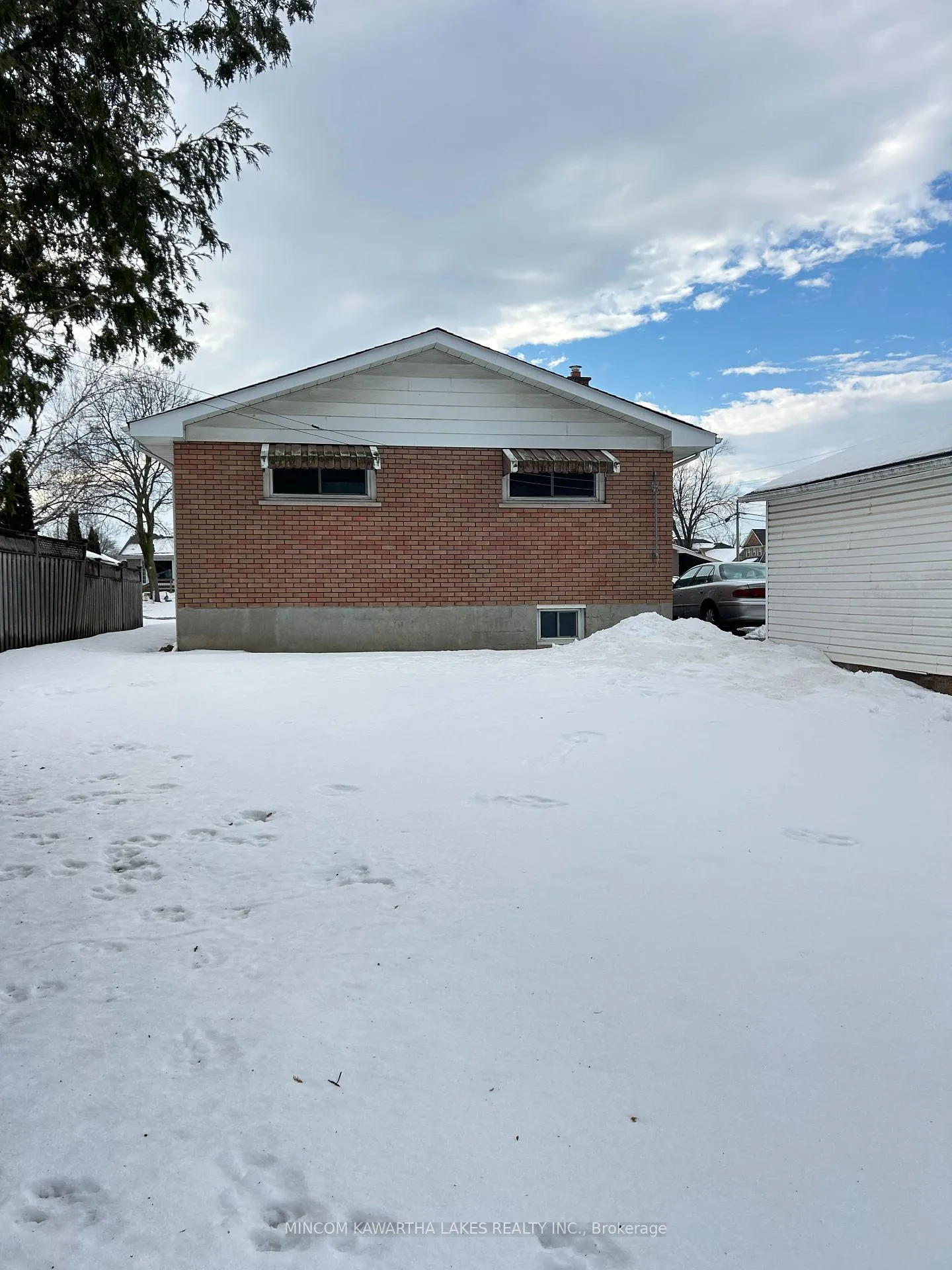 Photo 28 of 707 Otonabee Drive, Peterborough, Ashburnham Ward 4 — HOMEH