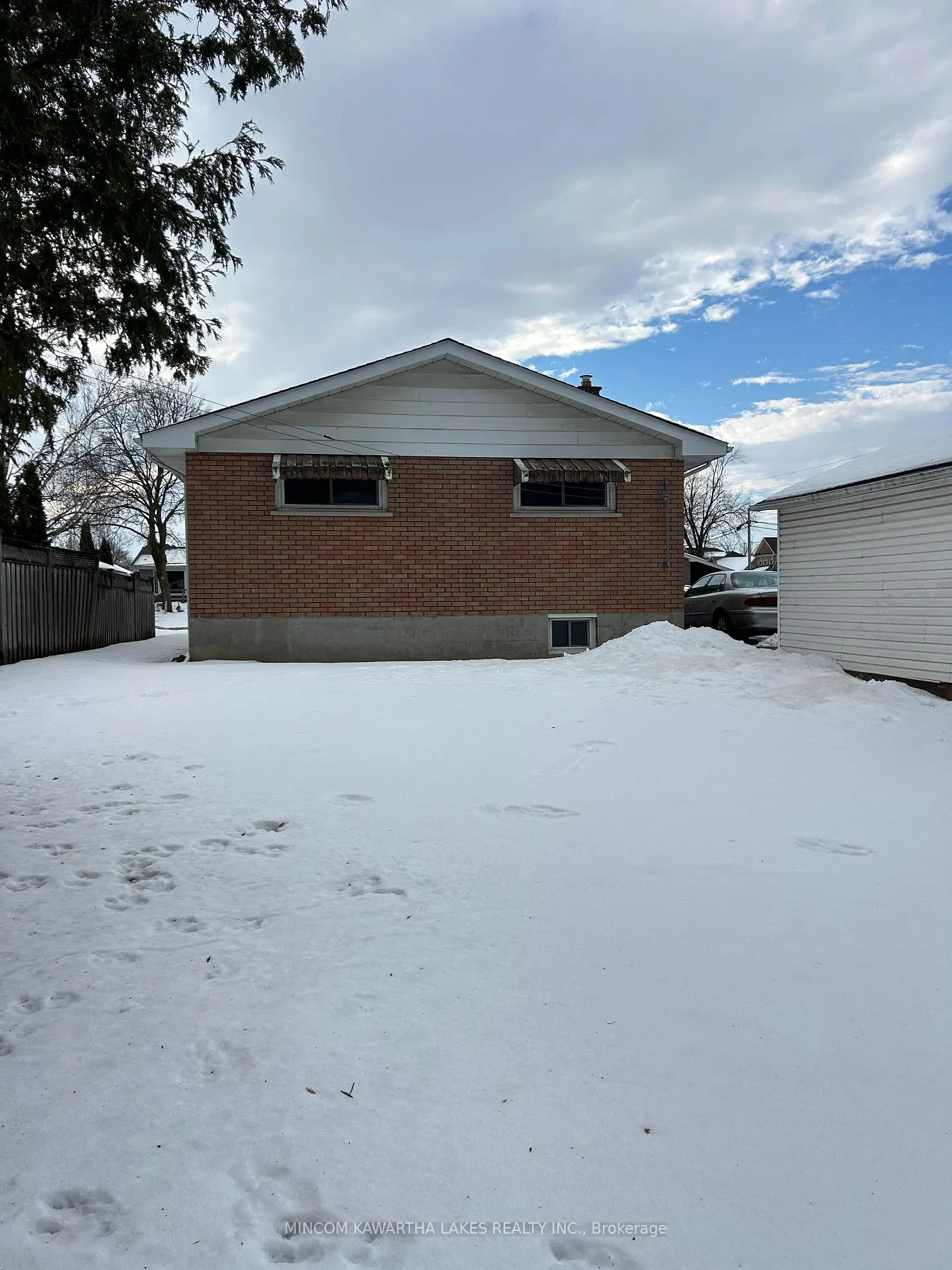 Photo 30 of 707 Otonabee Drive, Peterborough, Ashburnham Ward 4 — HOMEH