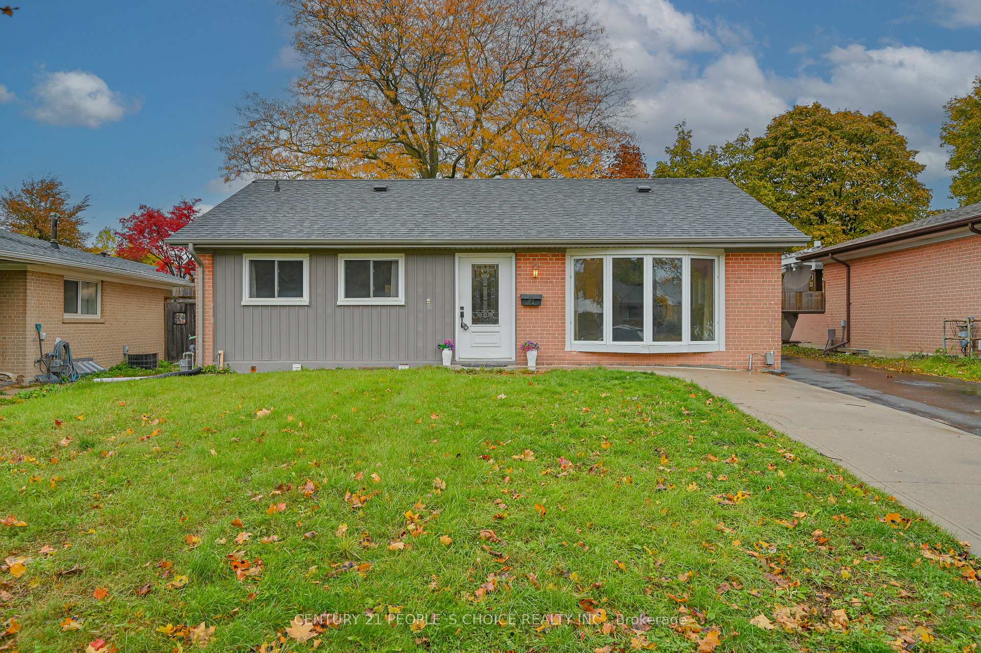Photo 1 of 21 Cathedral Road, Brampton, Brampton East — HOMEH