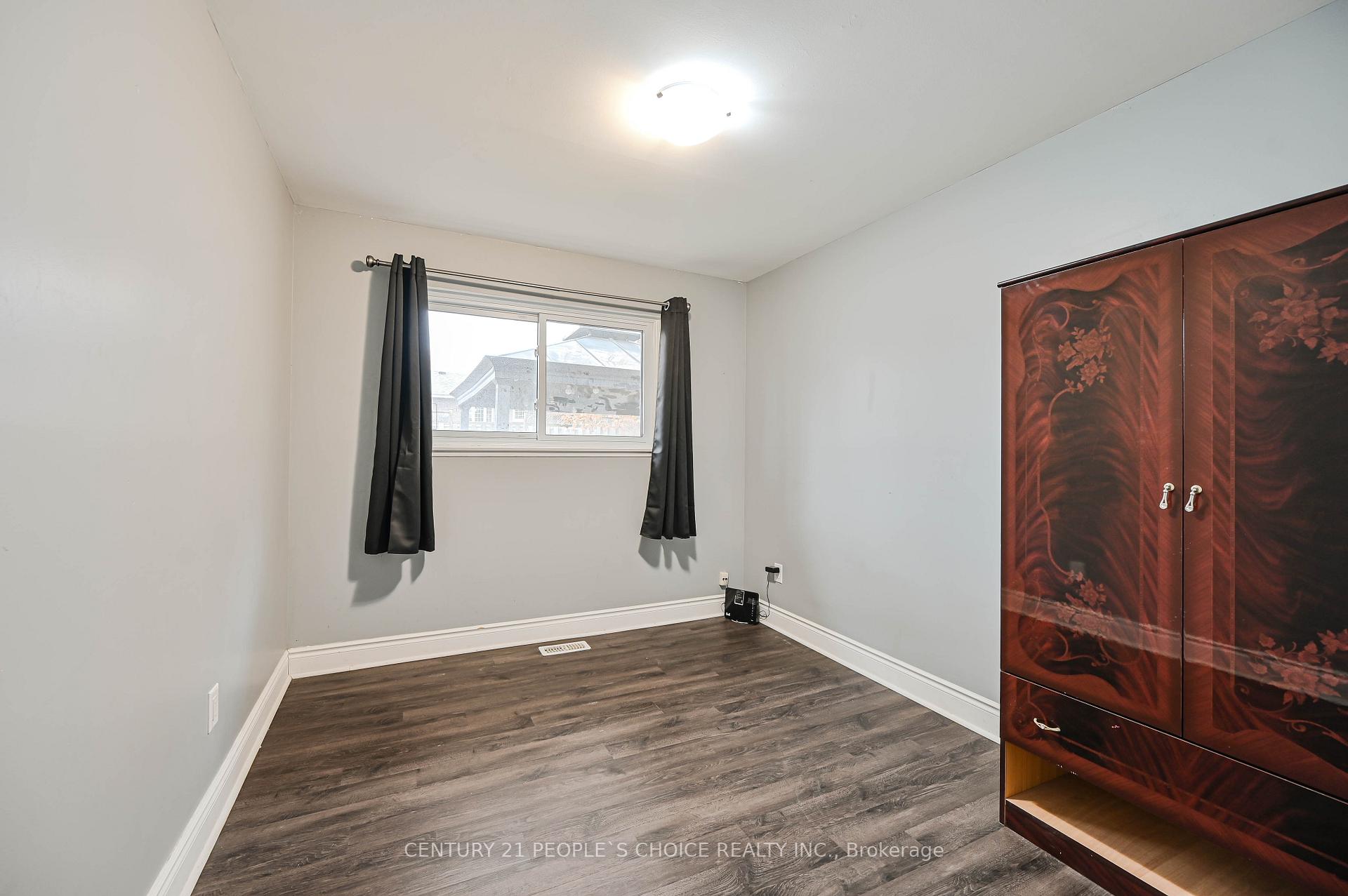 Photo 10 of 21 Cathedral Road, Brampton, Brampton East — HOMEH