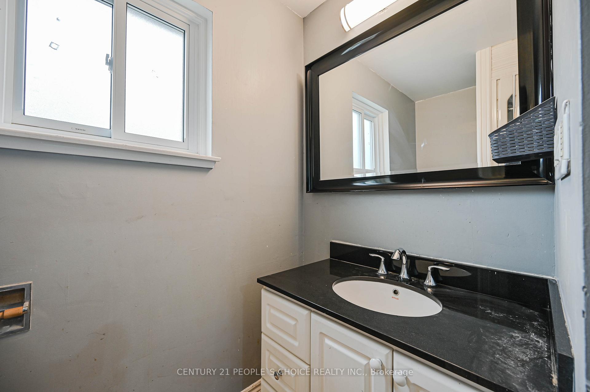 Photo 15 of 21 Cathedral Road, Brampton, Brampton East — HOMEH